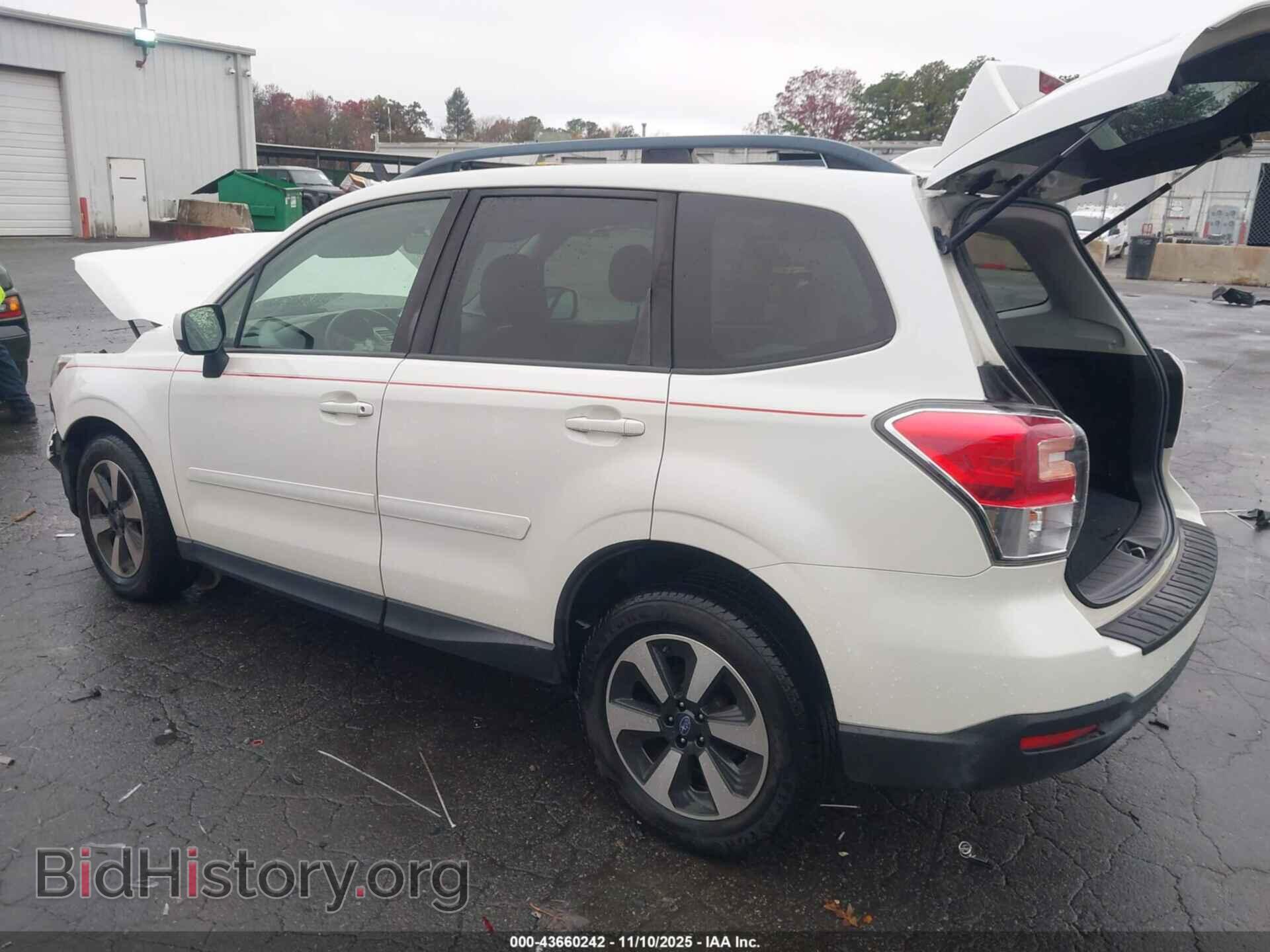 2017 SUBARU FORESTER - VIN: JF2SJAEC7HH413143 - Фото 3