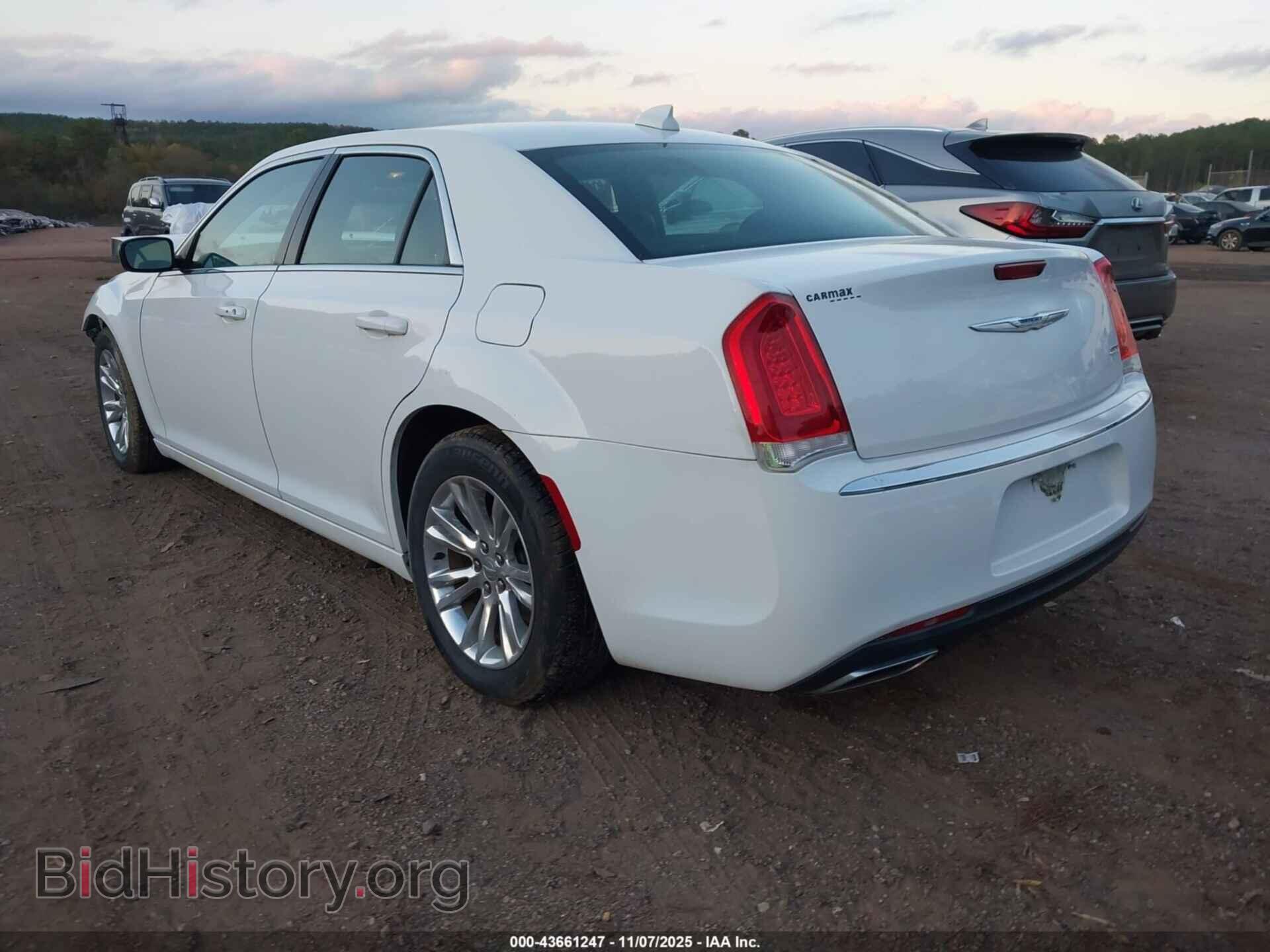 2017 CHRYSLER 300 - VIN: 2C3CCAAG5HH599639 - Фото 3