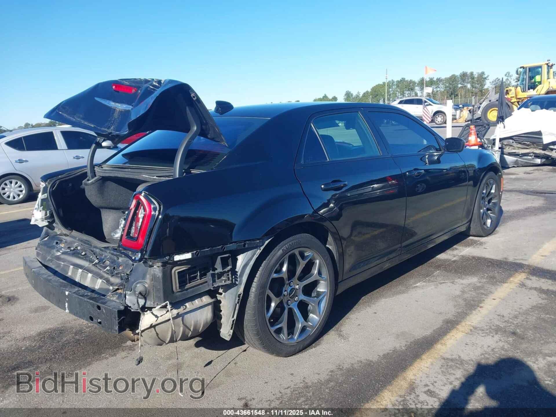 2017 CHRYSLER 300 - VIN: 2C3CCABG2HH662985 - Фото 4