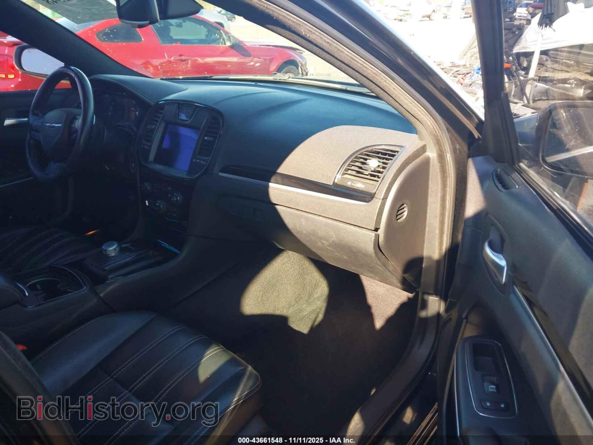 2017 CHRYSLER 300 - VIN: 2C3CCABG2HH662985 - Фото 5