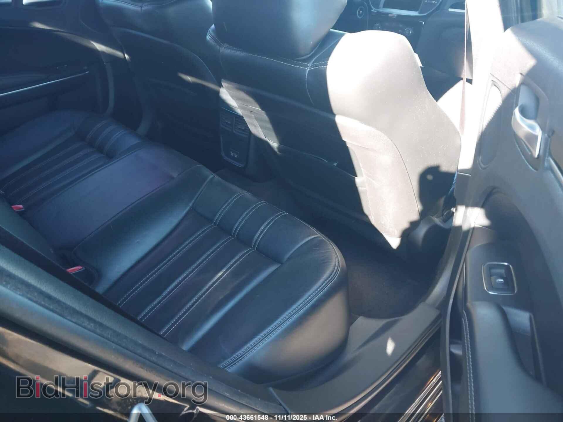 2017 CHRYSLER 300 - VIN: 2C3CCABG2HH662985 - Фото 8