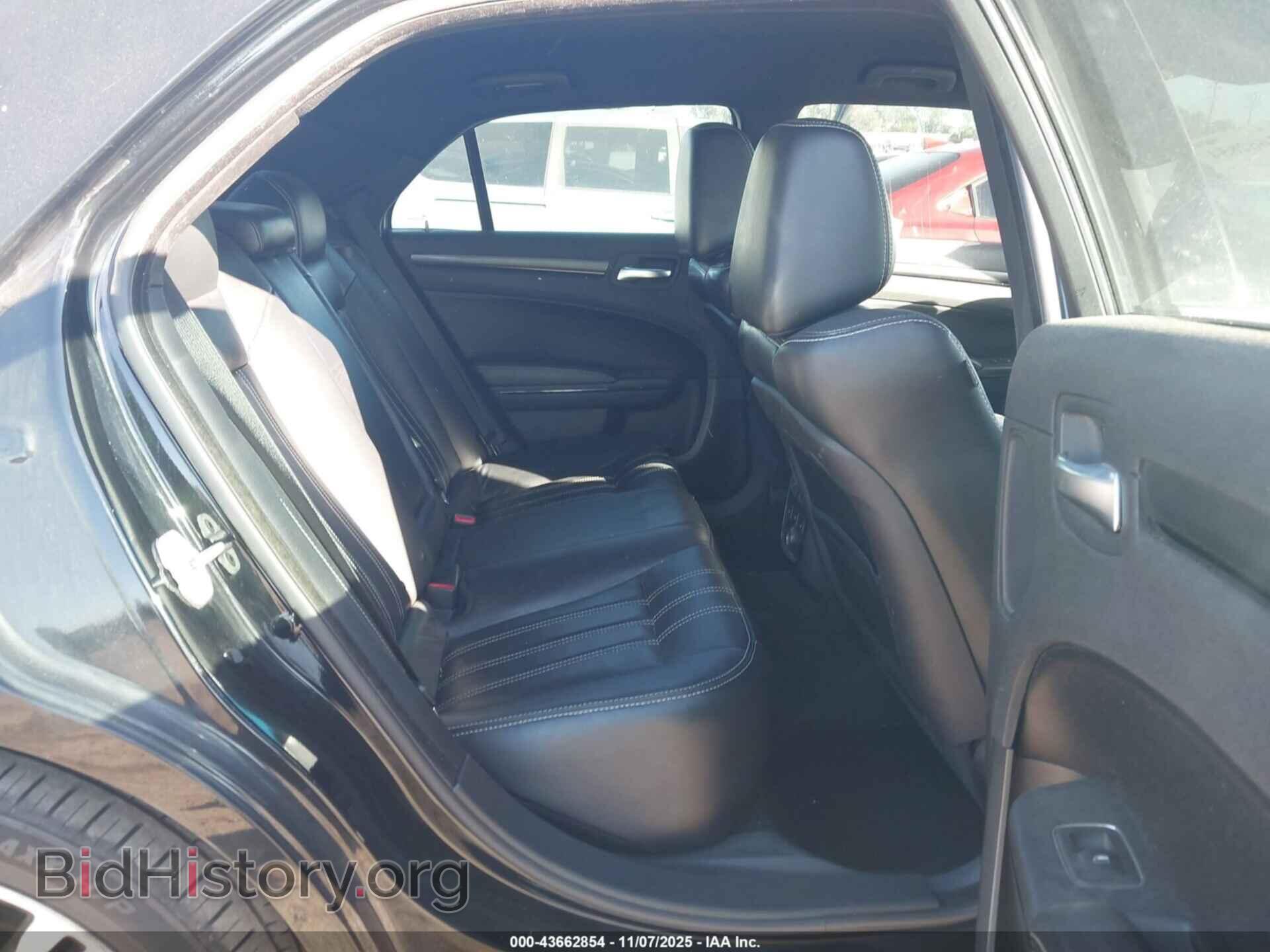 2012 CHRYSLER 300 - VIN: 2C3CCABG4CH140724 - Фото 8