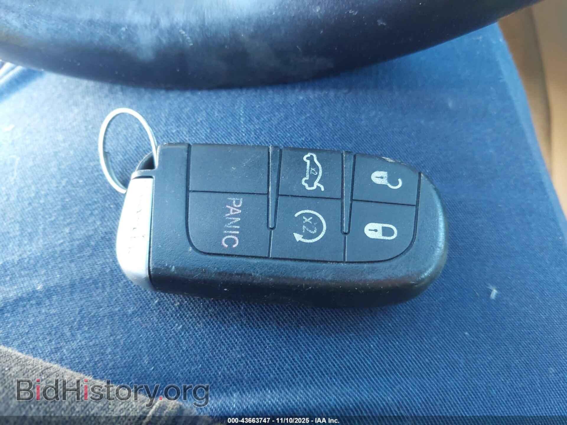 2012 CHRYSLER 300 - VIN: 2C3CCACG7CH251671 - Фото 11