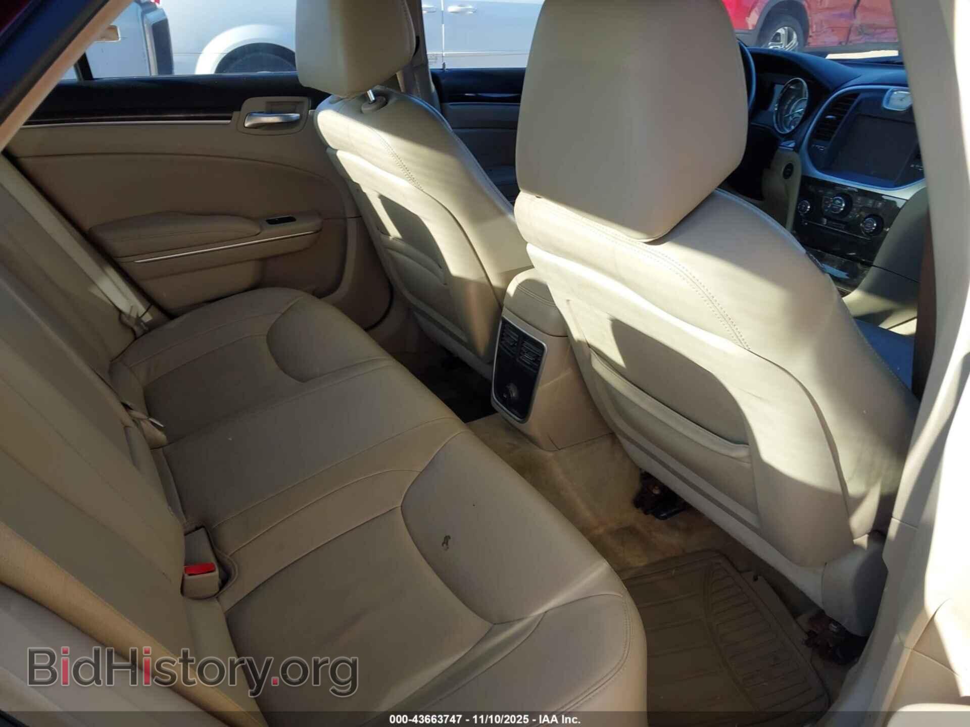 2012 CHRYSLER 300 - VIN: 2C3CCACG7CH251671 - Фото 8