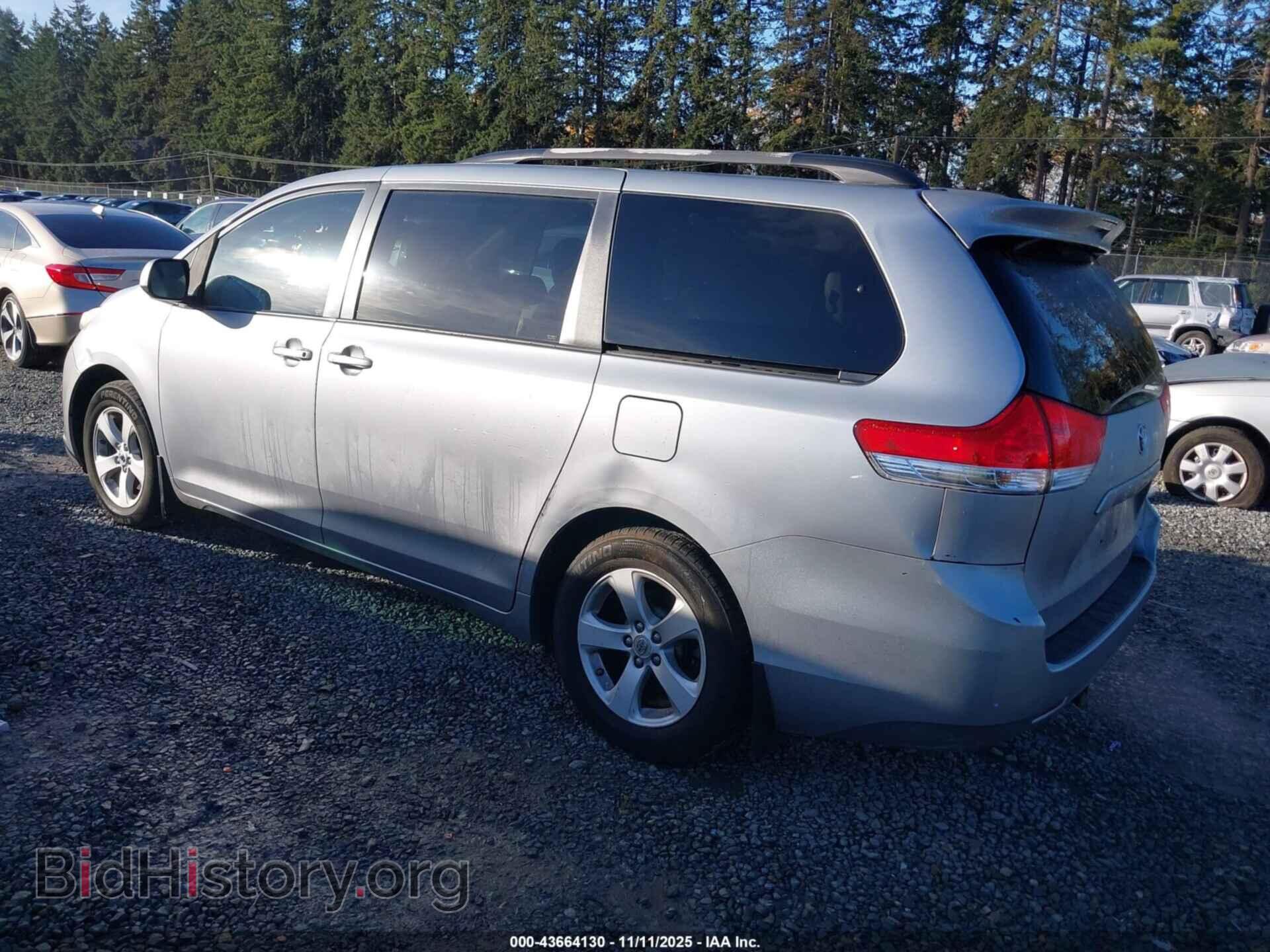 2011 TOYOTA SIENNA - VIN: 5TDKK3DC2BS068177 - Фото 3
