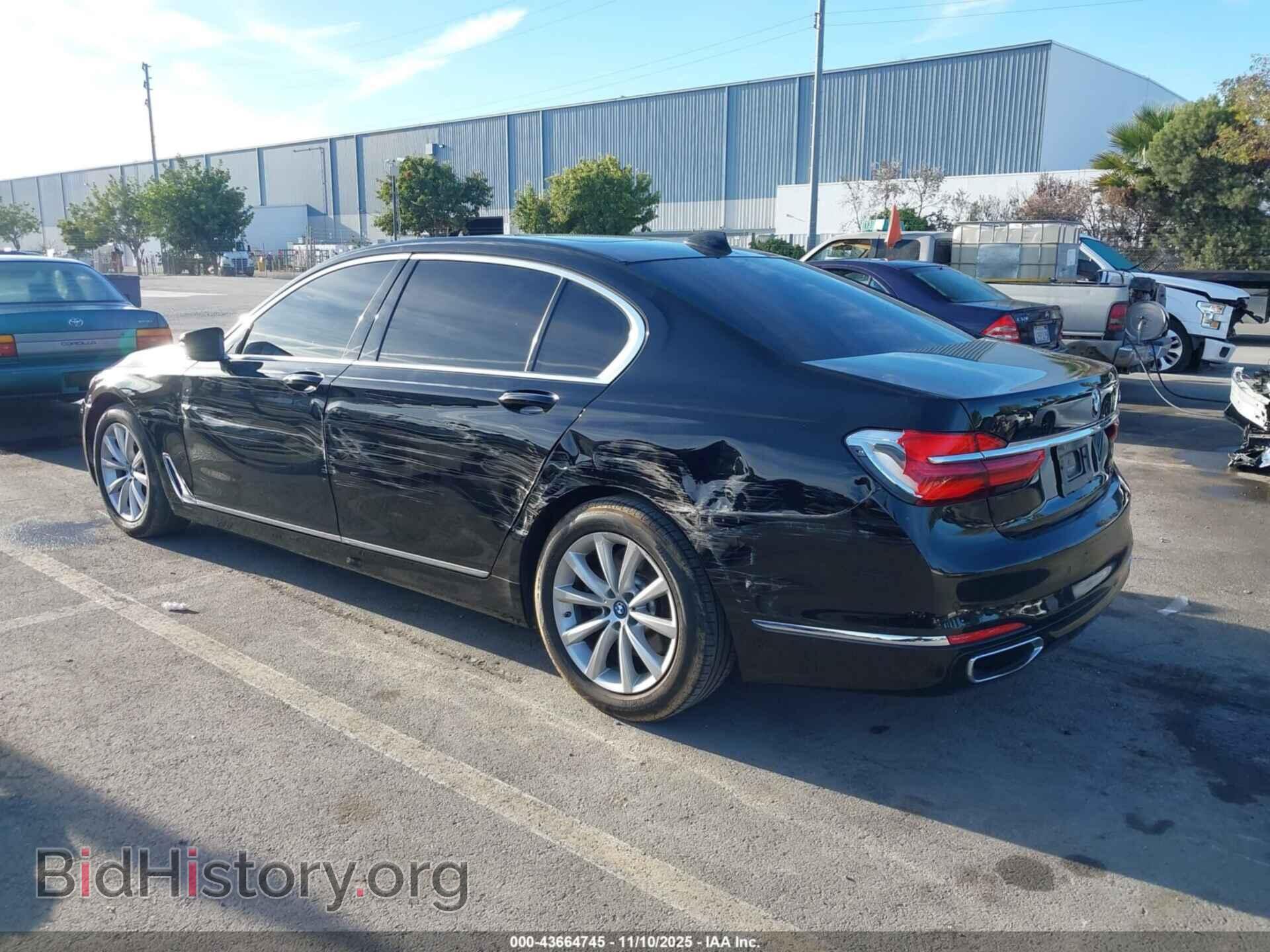 2018 BMW 740I - VIN: WBA7E2C51JG741492 - Фото 3