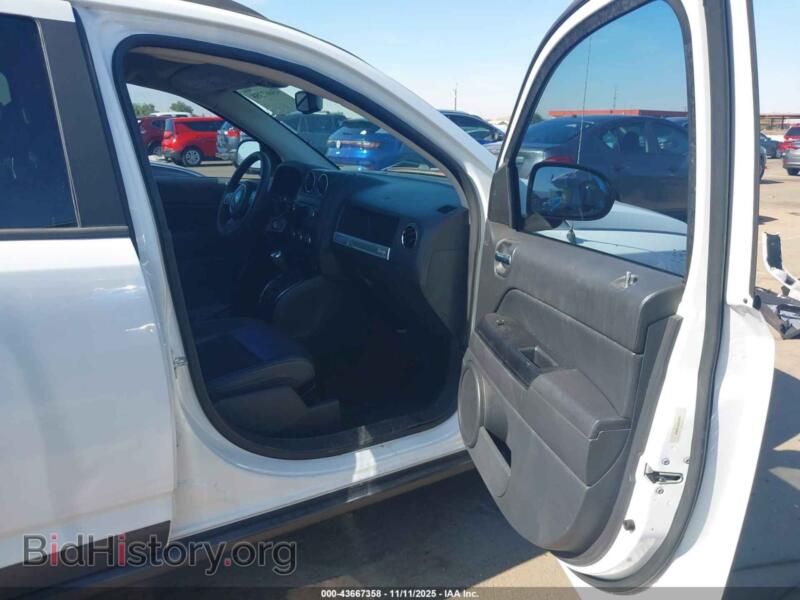2014 Jeep COMPASS (VIN 1C4NJCBA6ED830640) — photo 5 of 19