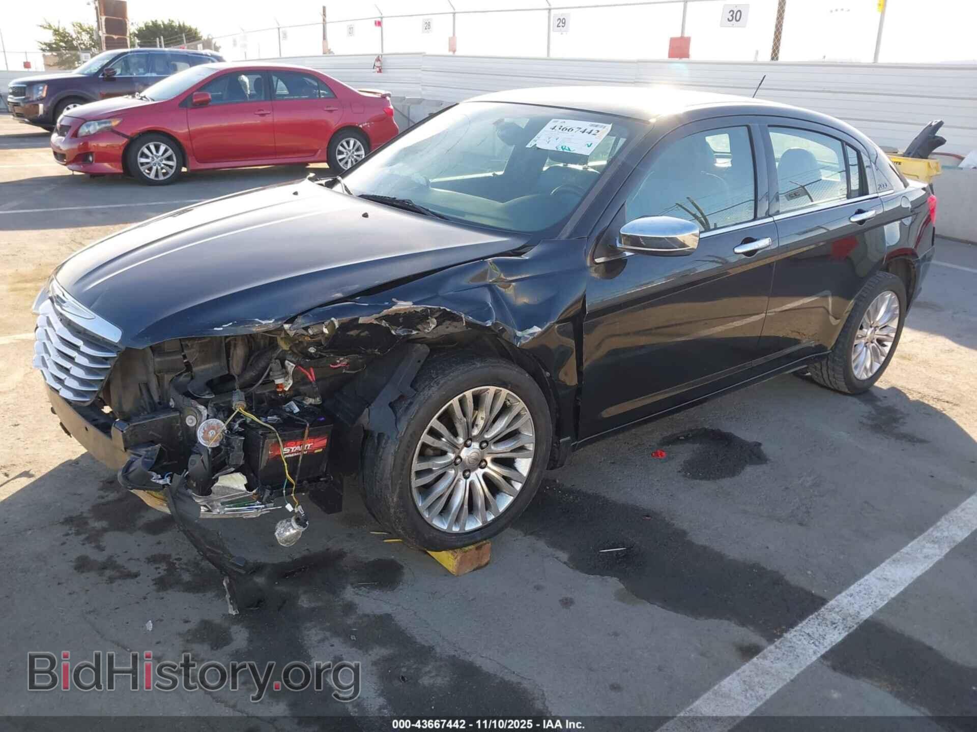 2011 CHRYSLER 200 - VIN: 1C3BC2FG5BN581201 - Фото 2