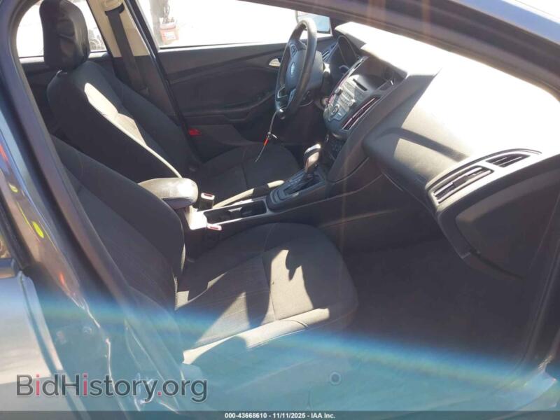 2016 Ford FOCUS (VIN 1FADP3F21GL403670) — photo 5 of 17