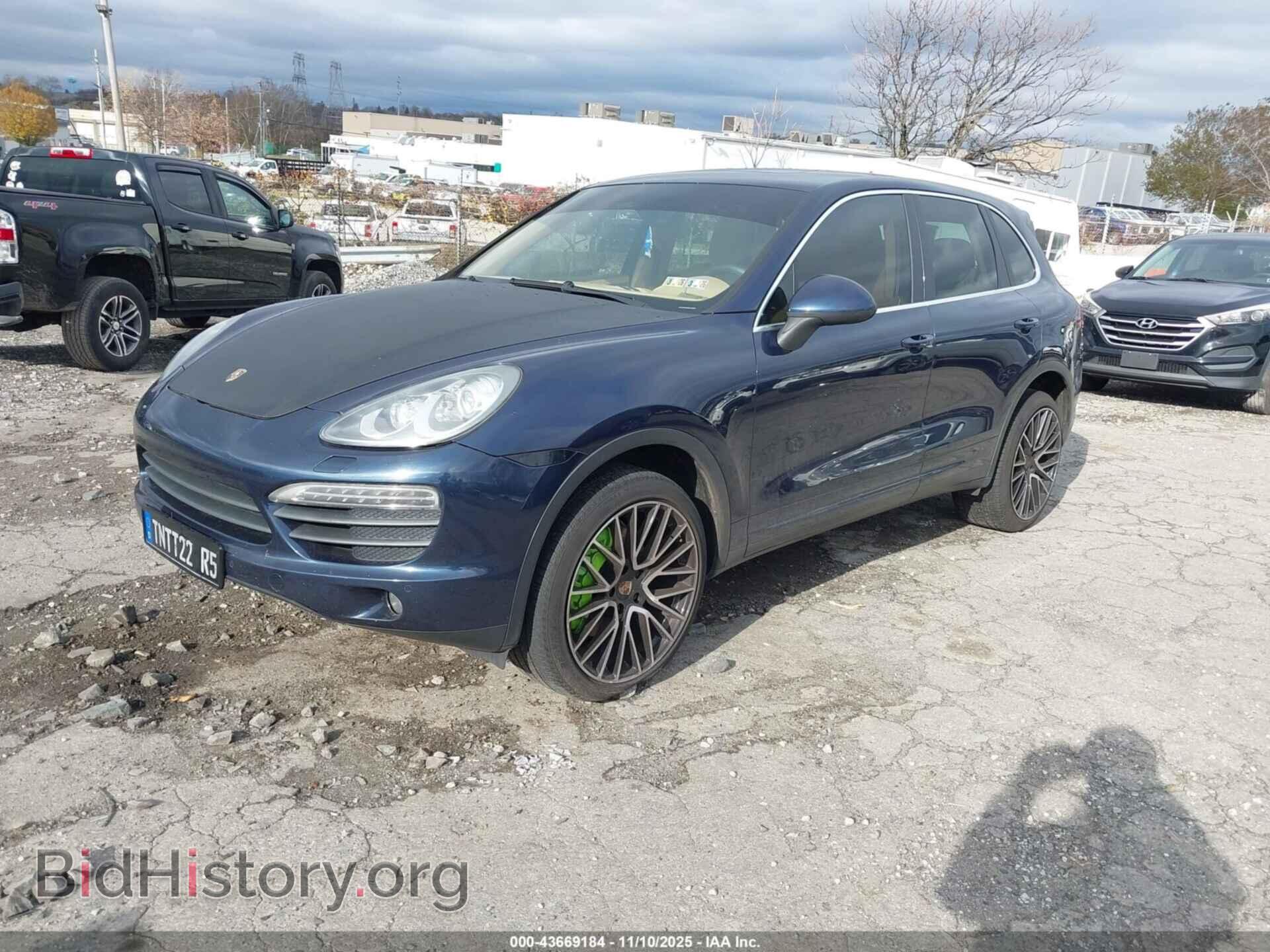 2011 PORSCHE CAYENNE - VIN: WP1AB2A23BLA42737 - Photo 2