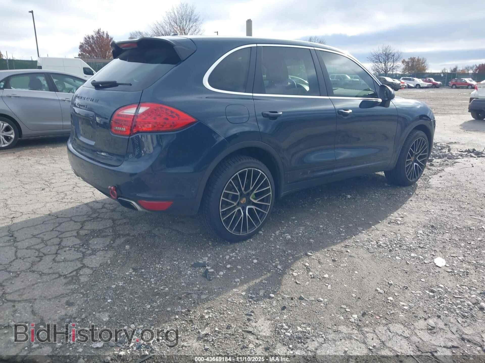 2011 PORSCHE CAYENNE - VIN: WP1AB2A23BLA42737 - Photo 4