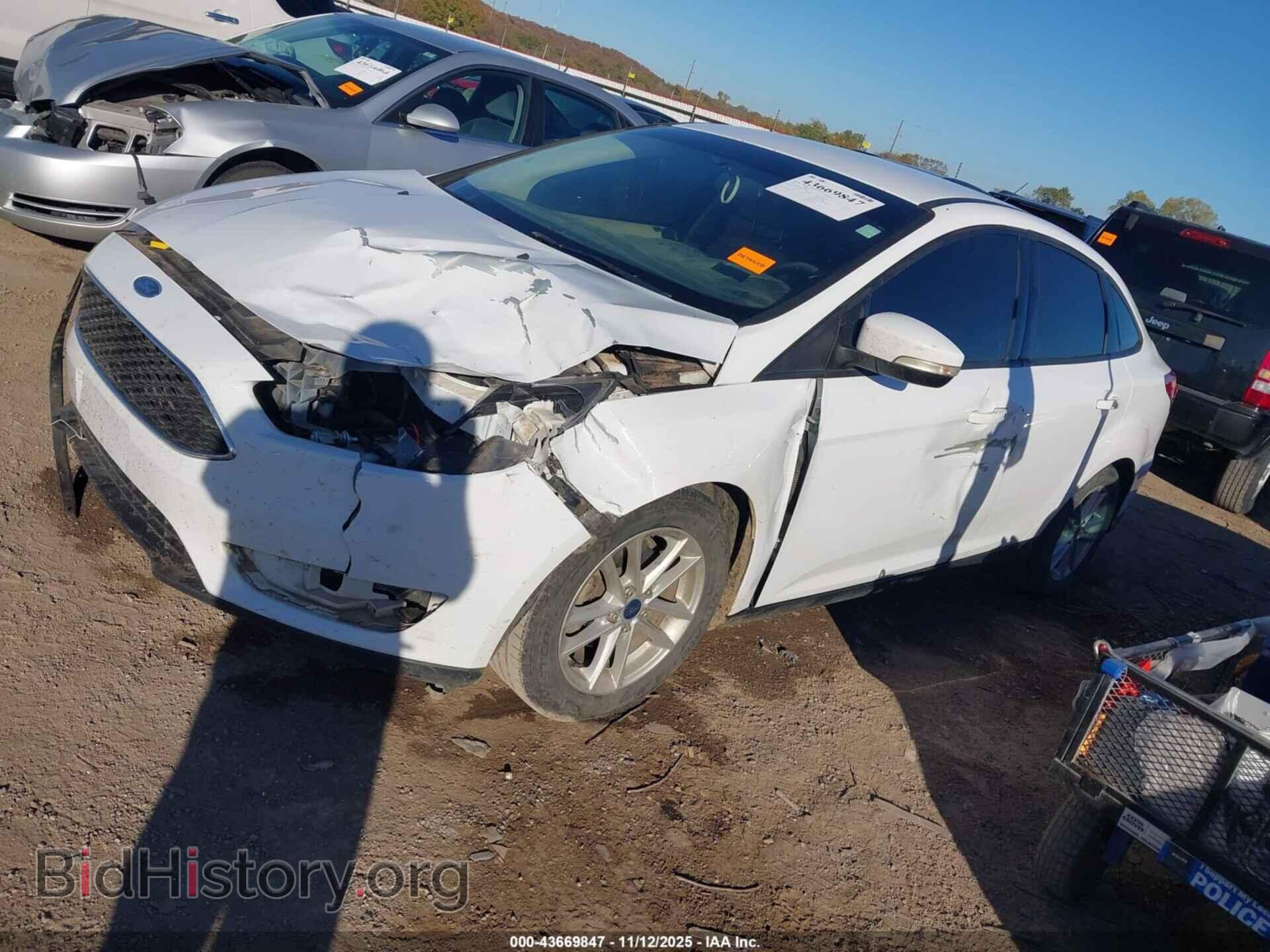 2017 FORD FOCUS - VIN: 1FADP3F23HL266815 - Фото 2