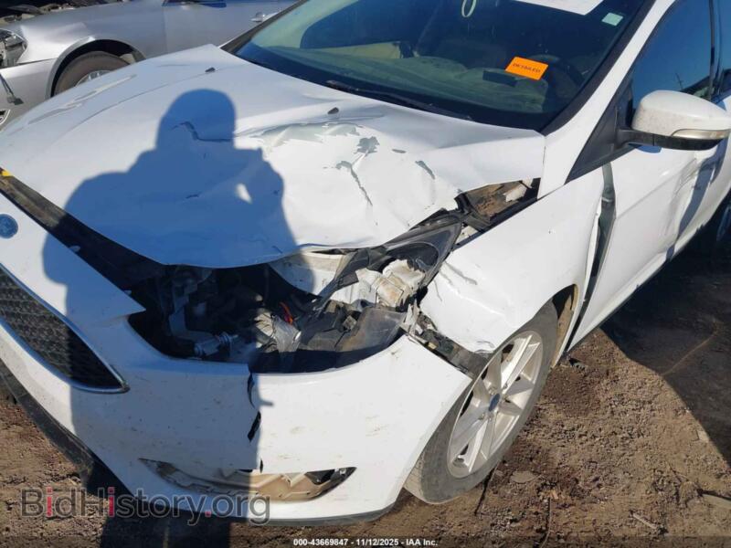 2017 Ford FOCUS (VIN 1FADP3F23HL266815) — photo 6 of 17
