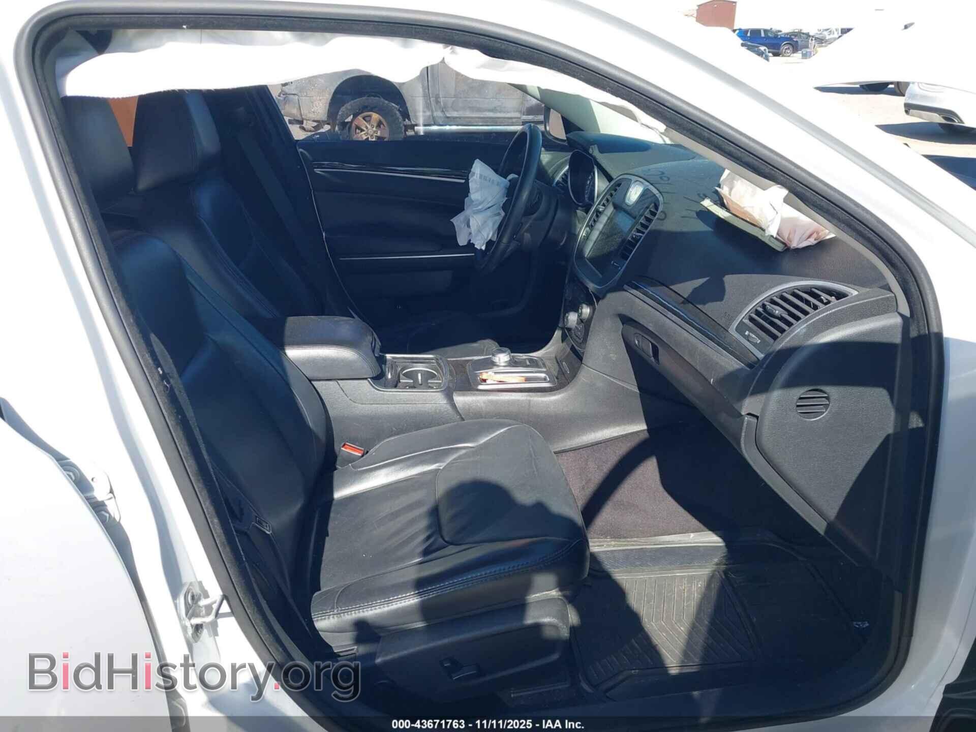2016 CHRYSLER 300 - VIN: 2C3CCAAG8GH313765 - Фото 5