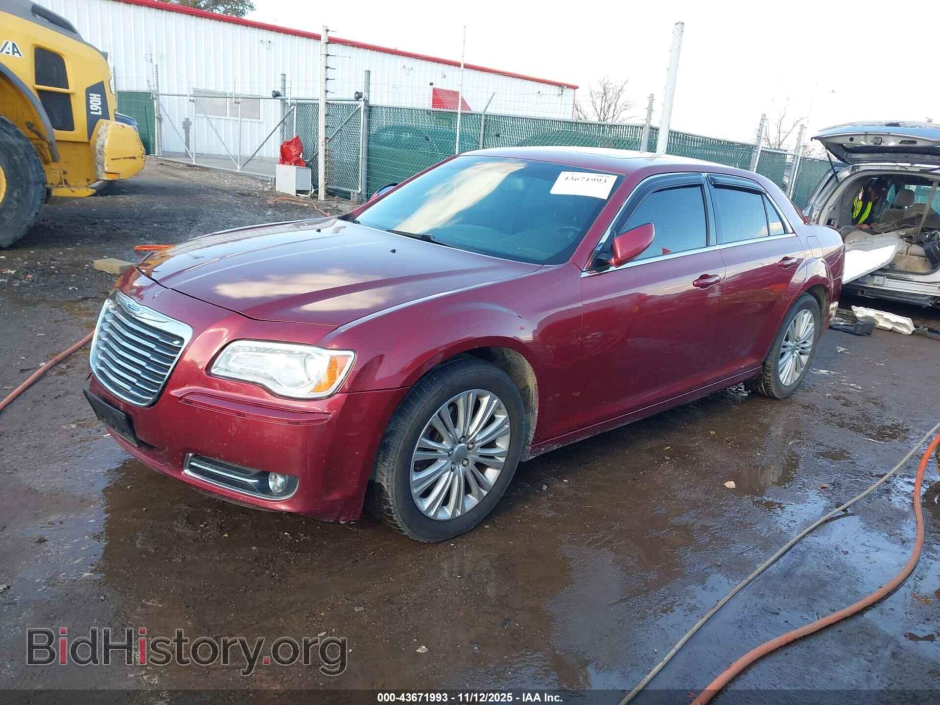 2013 CHRYSLER 300 - VIN: 2C3CCARG6DH560069 - Фото 2