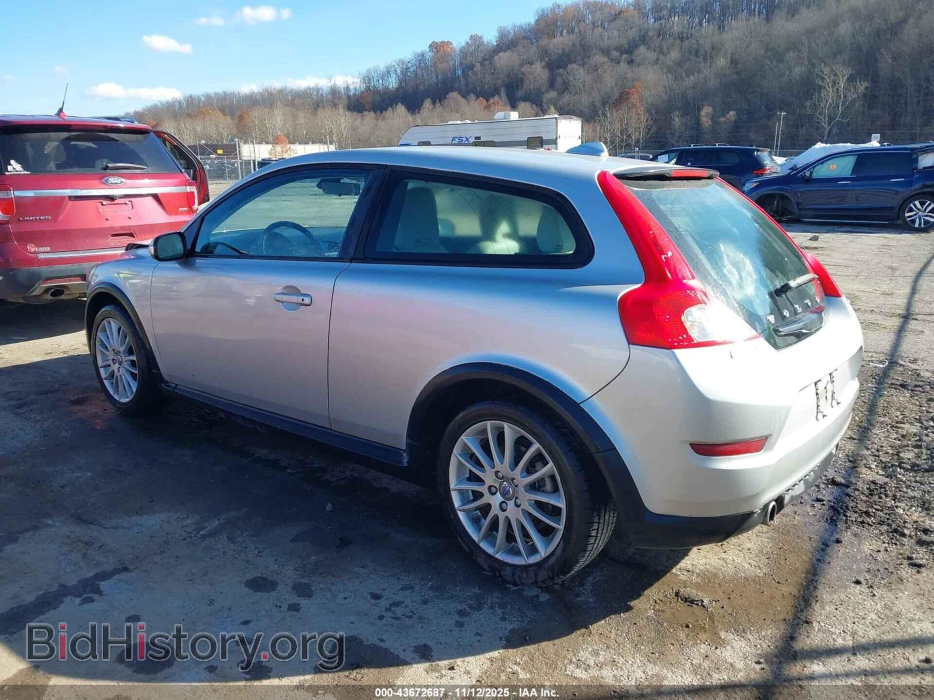 2012 VOLVO C30 - VIN: YV1672MK7C2280337 - Фото 3