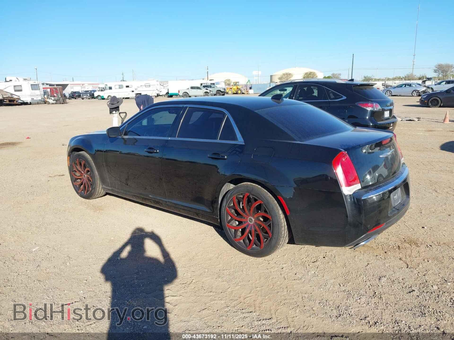 2018 CHRYSLER 300 - VIN: 2C3CCAAG3JH121175 - Фото 3