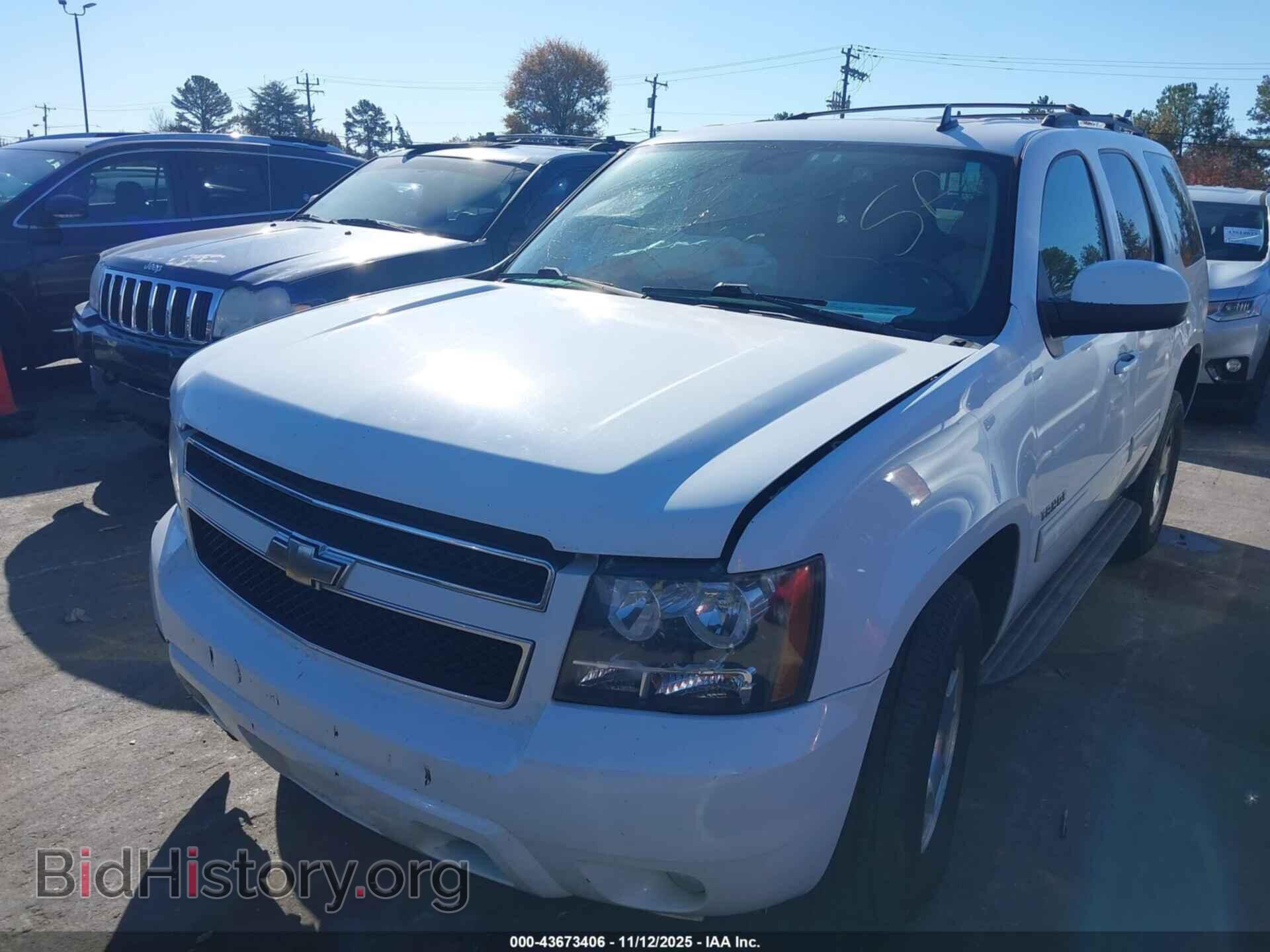 2011 CHEVROLET TAHOE - VIN: 1GNSCBE00BR392469 - Фото 2