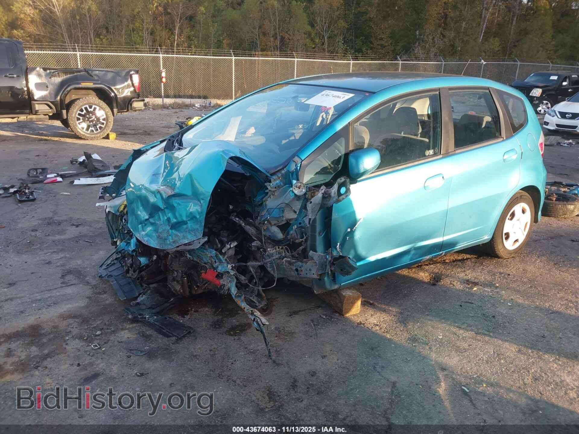 Фотография JHMGE8H3XCC033568 - HONDA FIT 2012