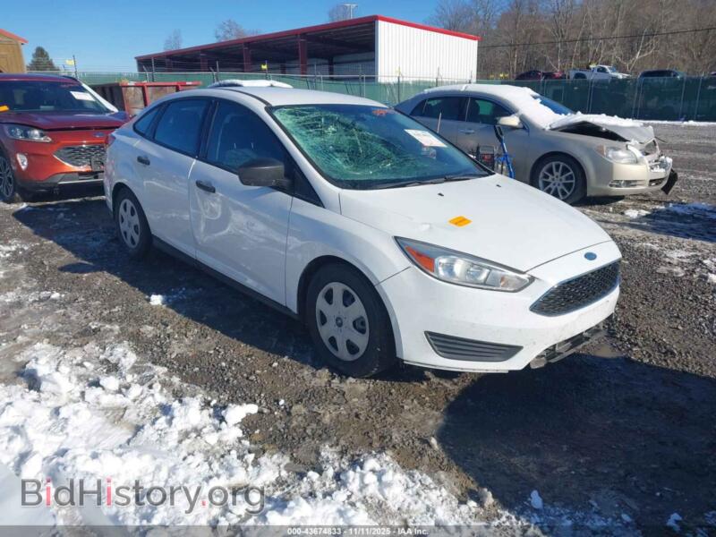 2016 Ford FOCUS S (VIN 1FADP3E21GL296508) — фото 1 из 16, IAAI, повреждение: передняя часть