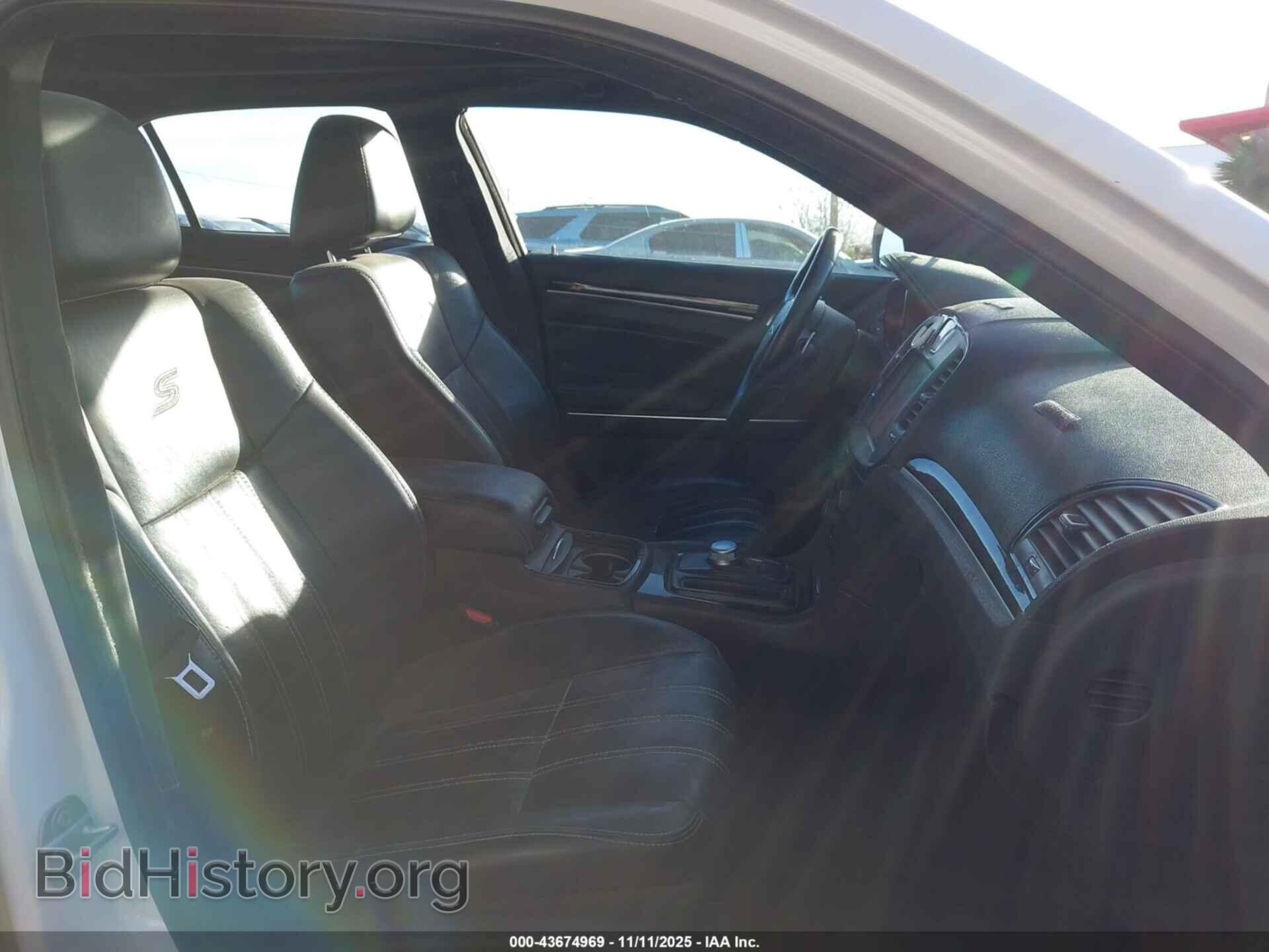 2018 CHRYSLER 300 - VIN: 2C3CCABG0JH191053 - Фото 5