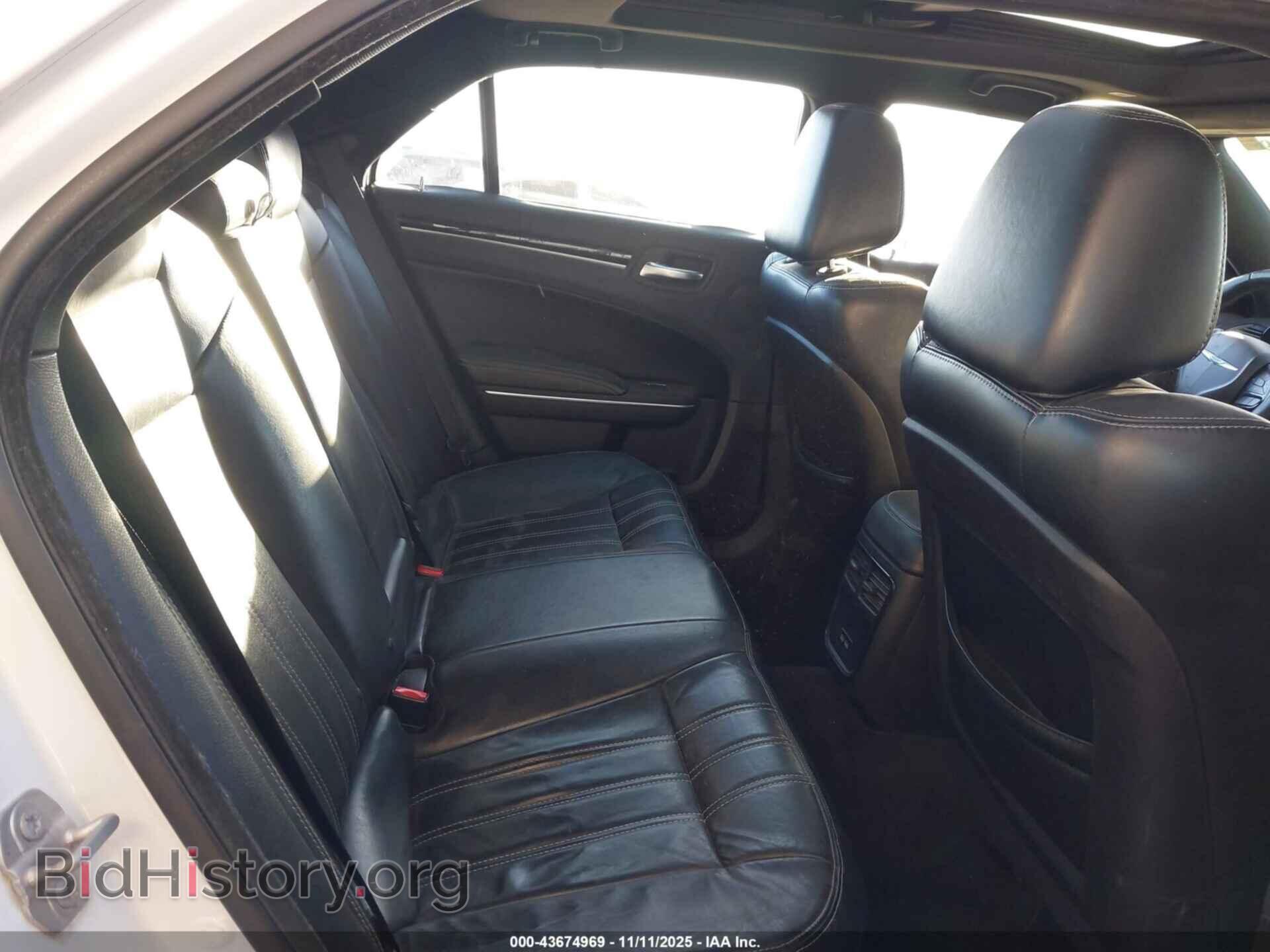 2018 CHRYSLER 300 - VIN: 2C3CCABG0JH191053 - Фото 8