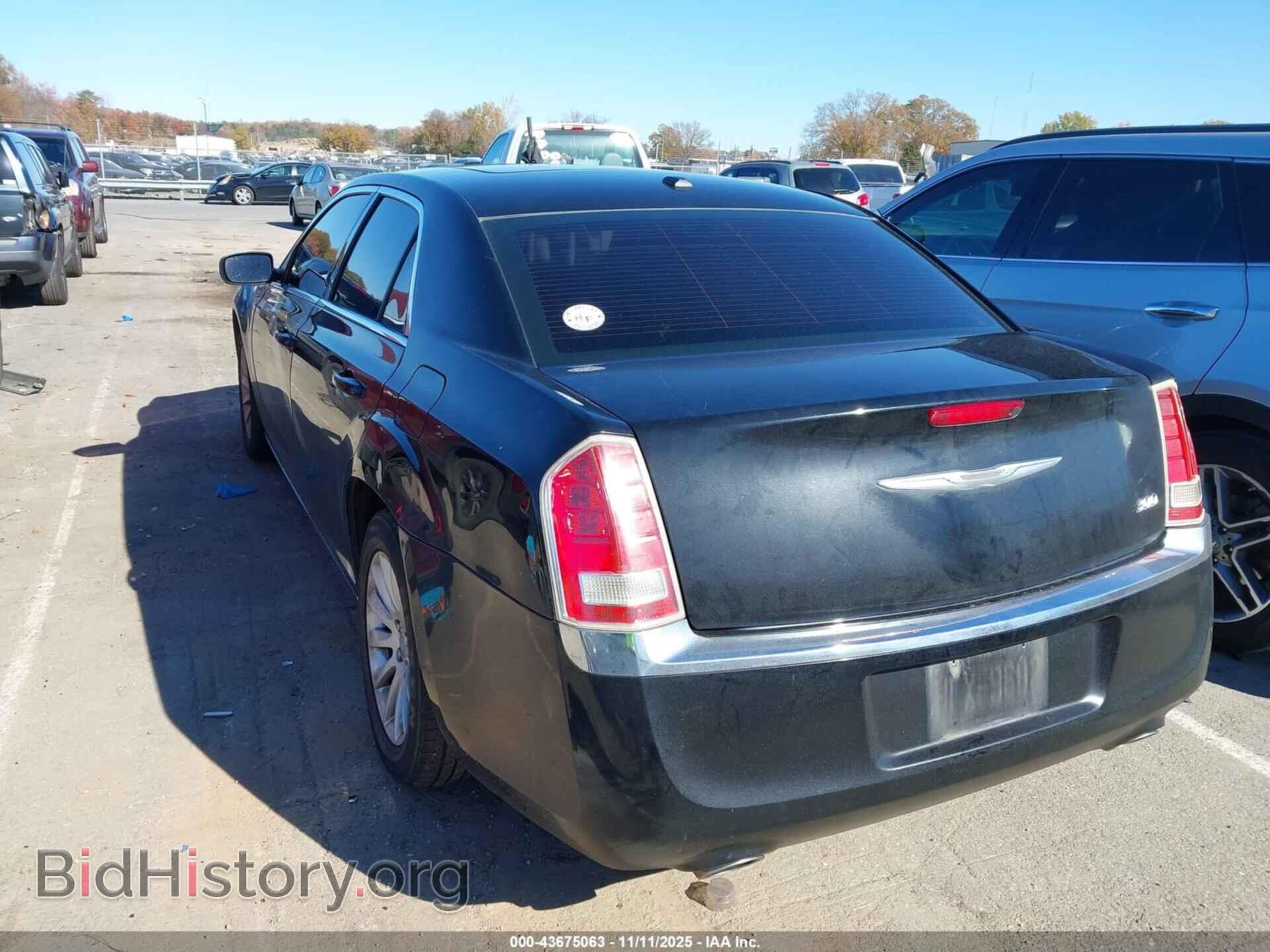 2013 CHRYSLER 300 - VIN: 2C3CCAAG2DH576197 - Фото 3
