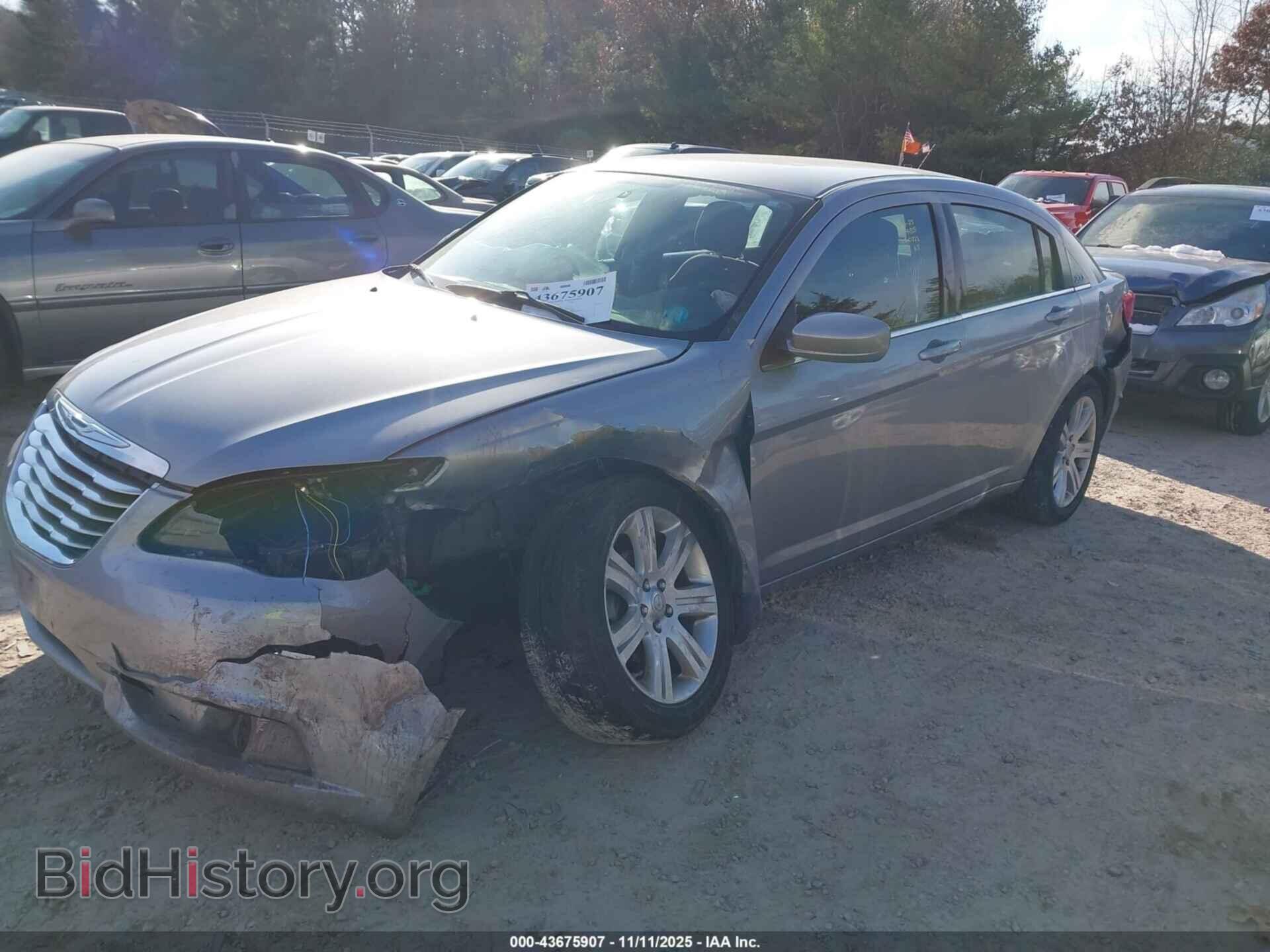 2013 CHRYSLER 200 - VIN: 1C3CCBBB0DN570222 - Фото 2