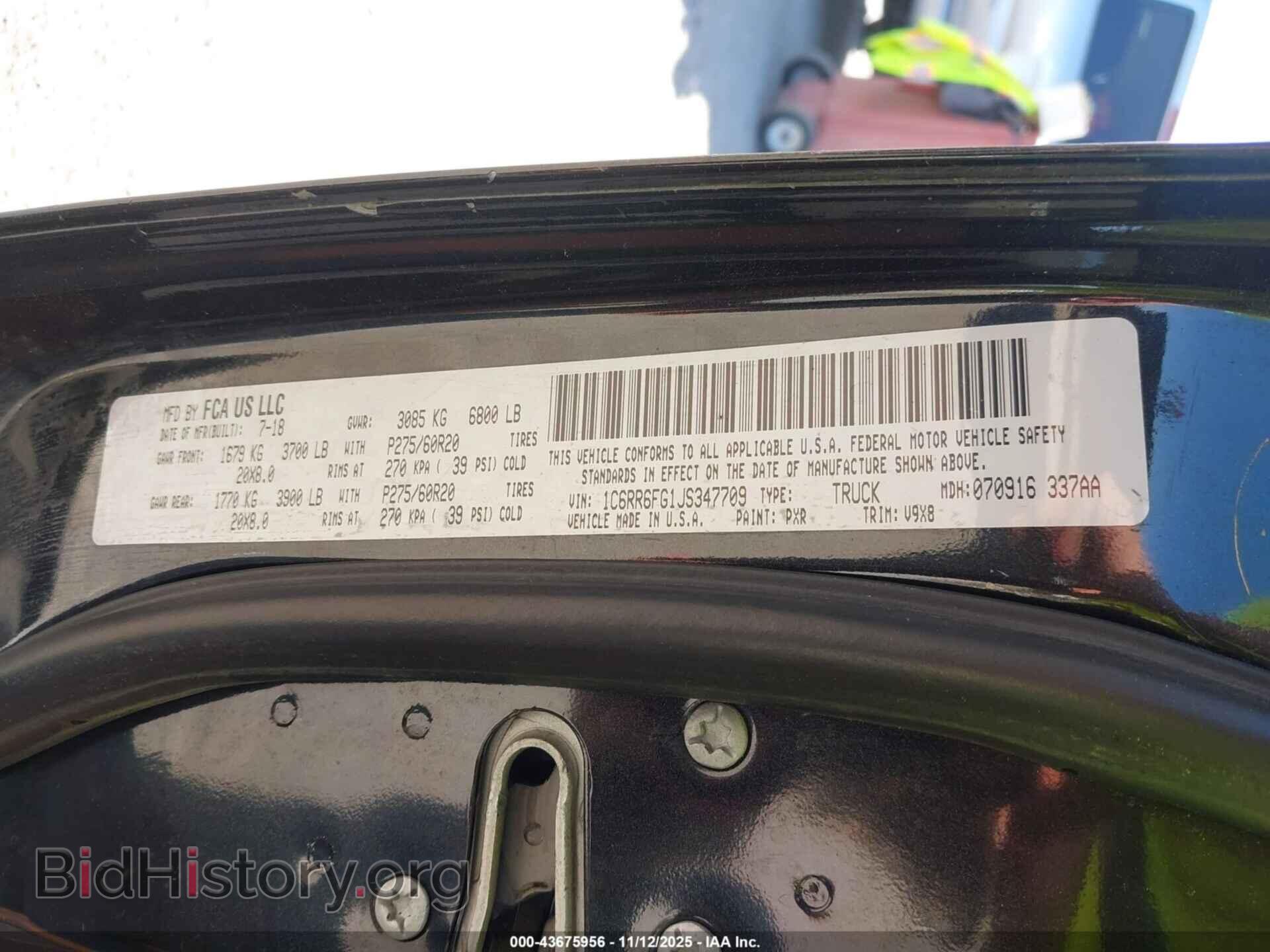 2018 RAM 1500 - VIN: 1C6RR6FG1JS347709 - Фото 9