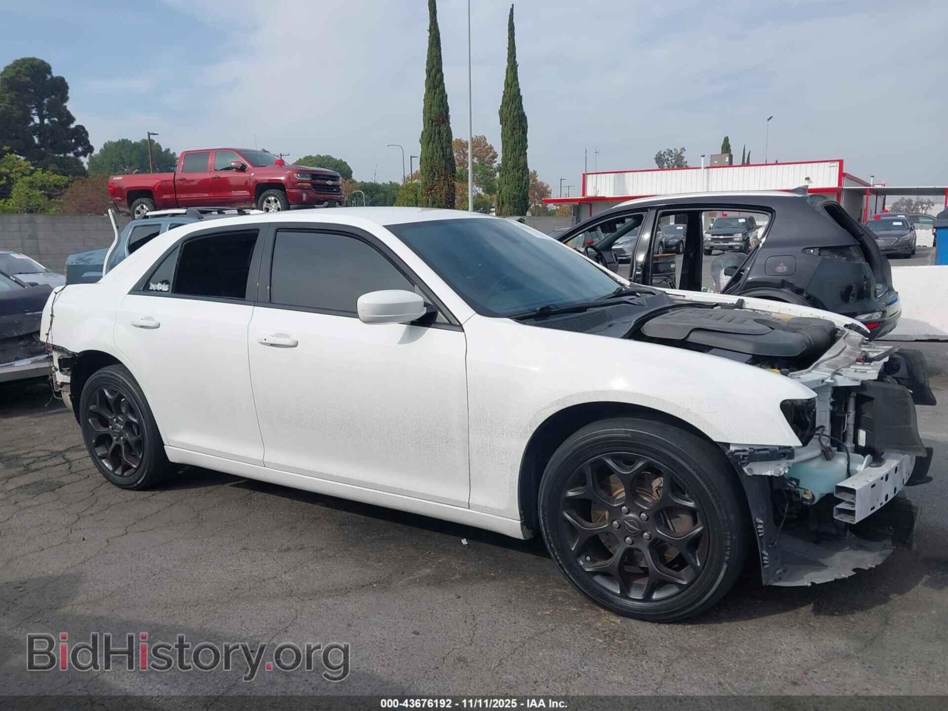 2019 CHRYSLER 300 - VIN: 2C3CCAGG7KH517439 - Фото 12