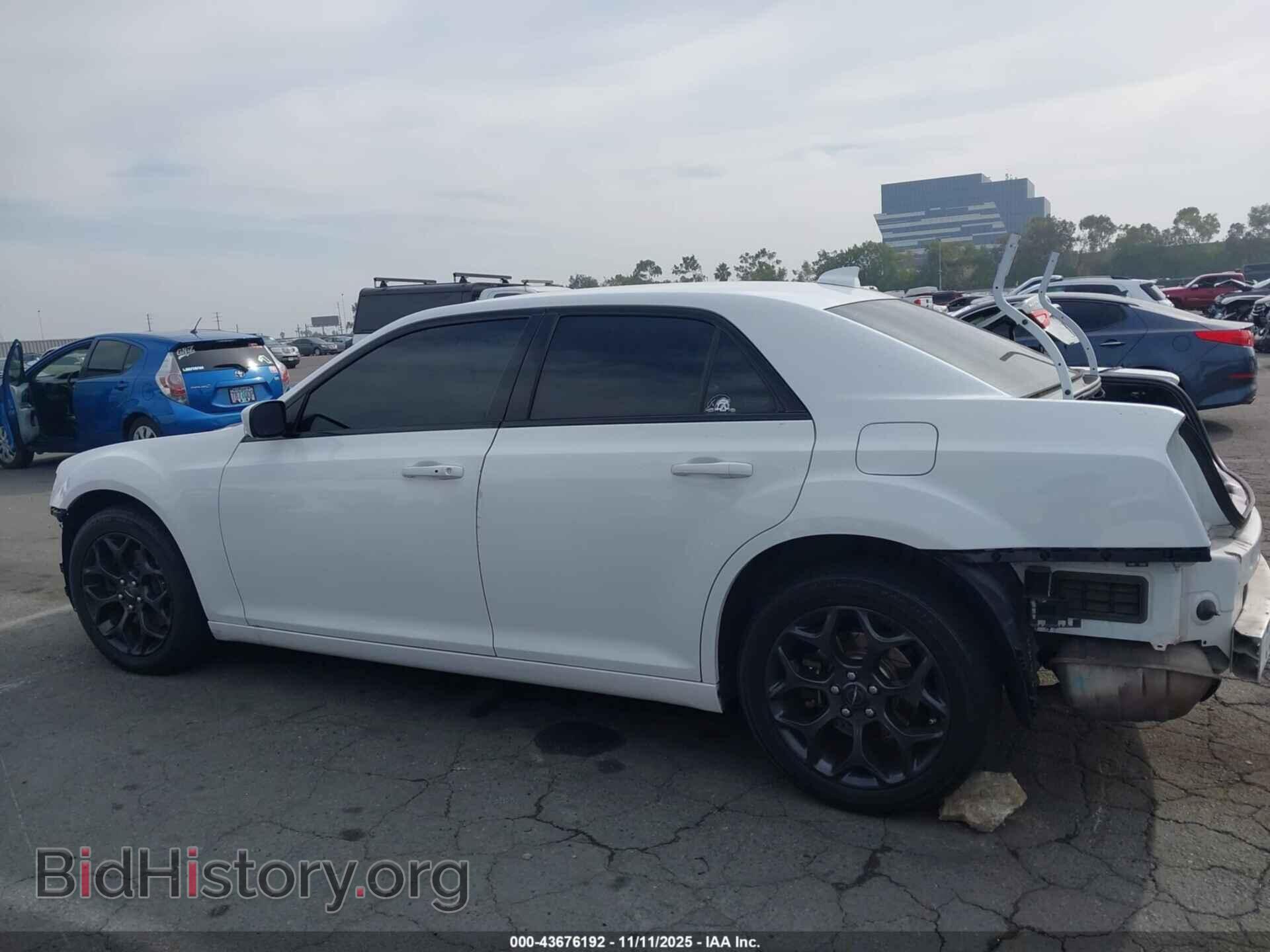 2019 CHRYSLER 300 - VIN: 2C3CCAGG7KH517439 - Фото 13