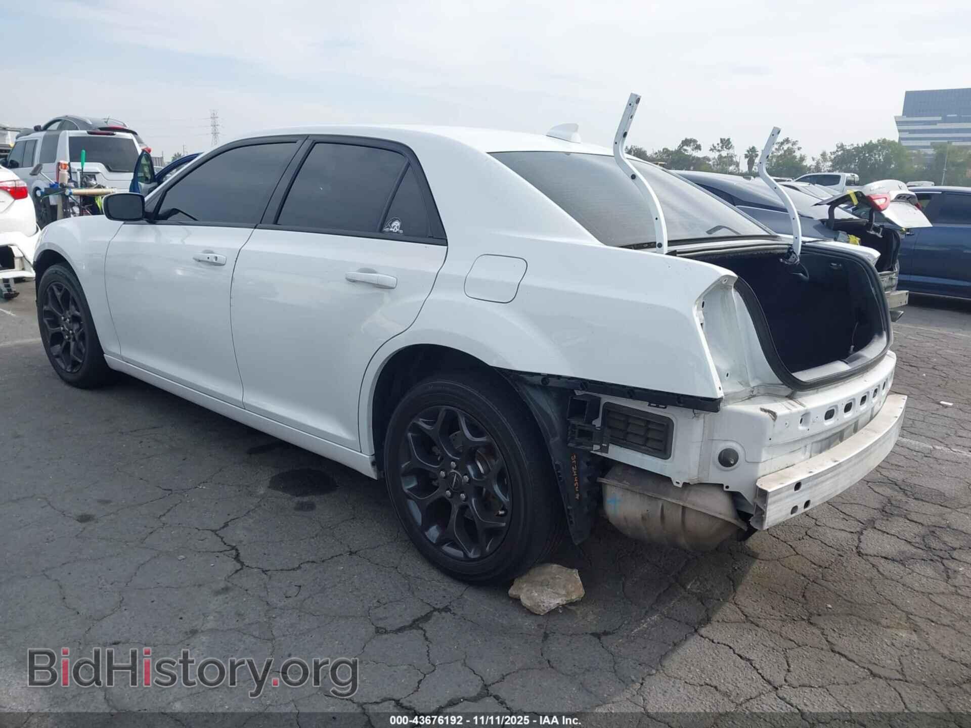 2019 CHRYSLER 300 - VIN: 2C3CCAGG7KH517439 - Фото 3