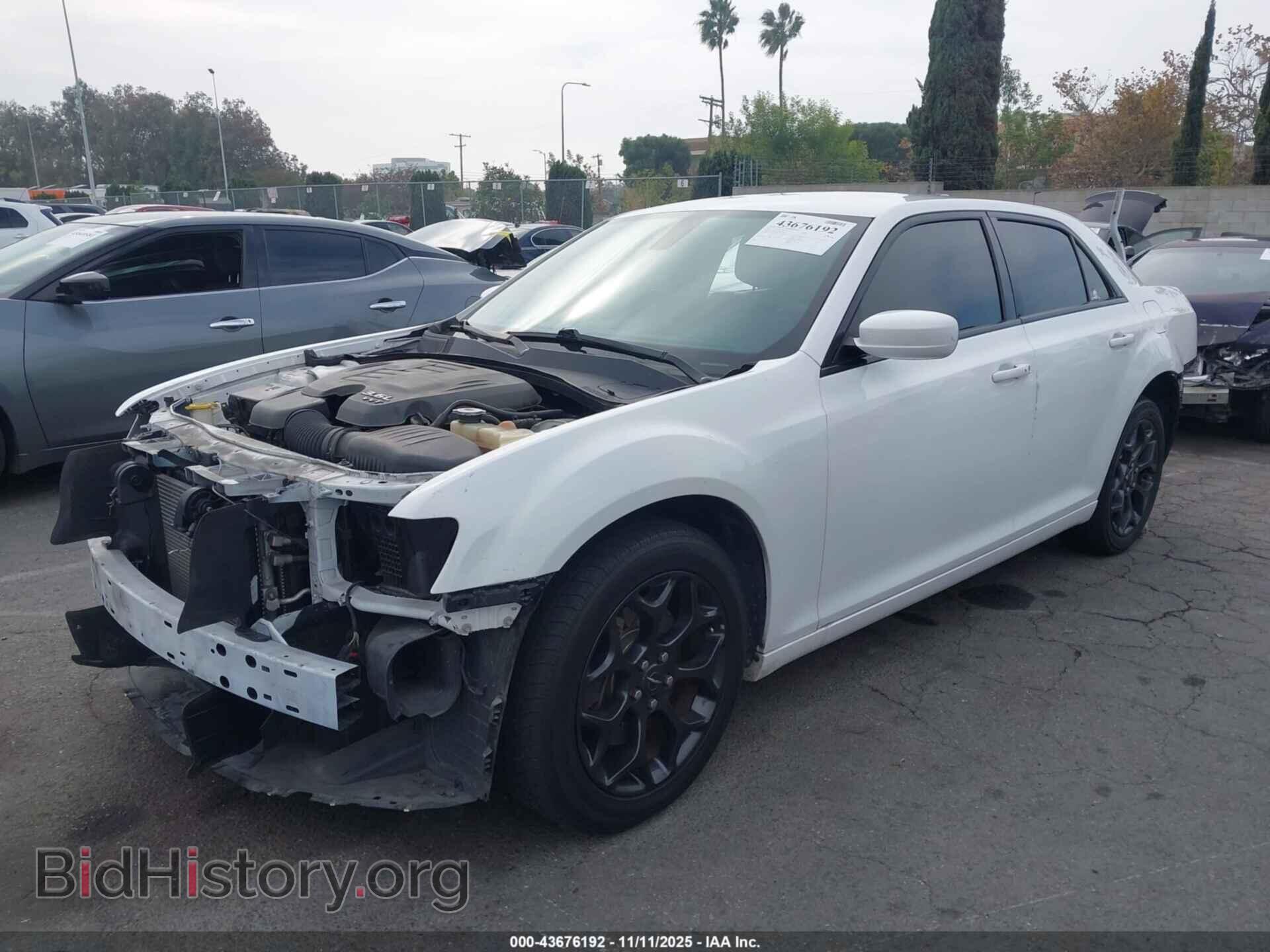 2019 CHRYSLER 300 - VIN: 2C3CCAGG7KH517439 - Фото 6