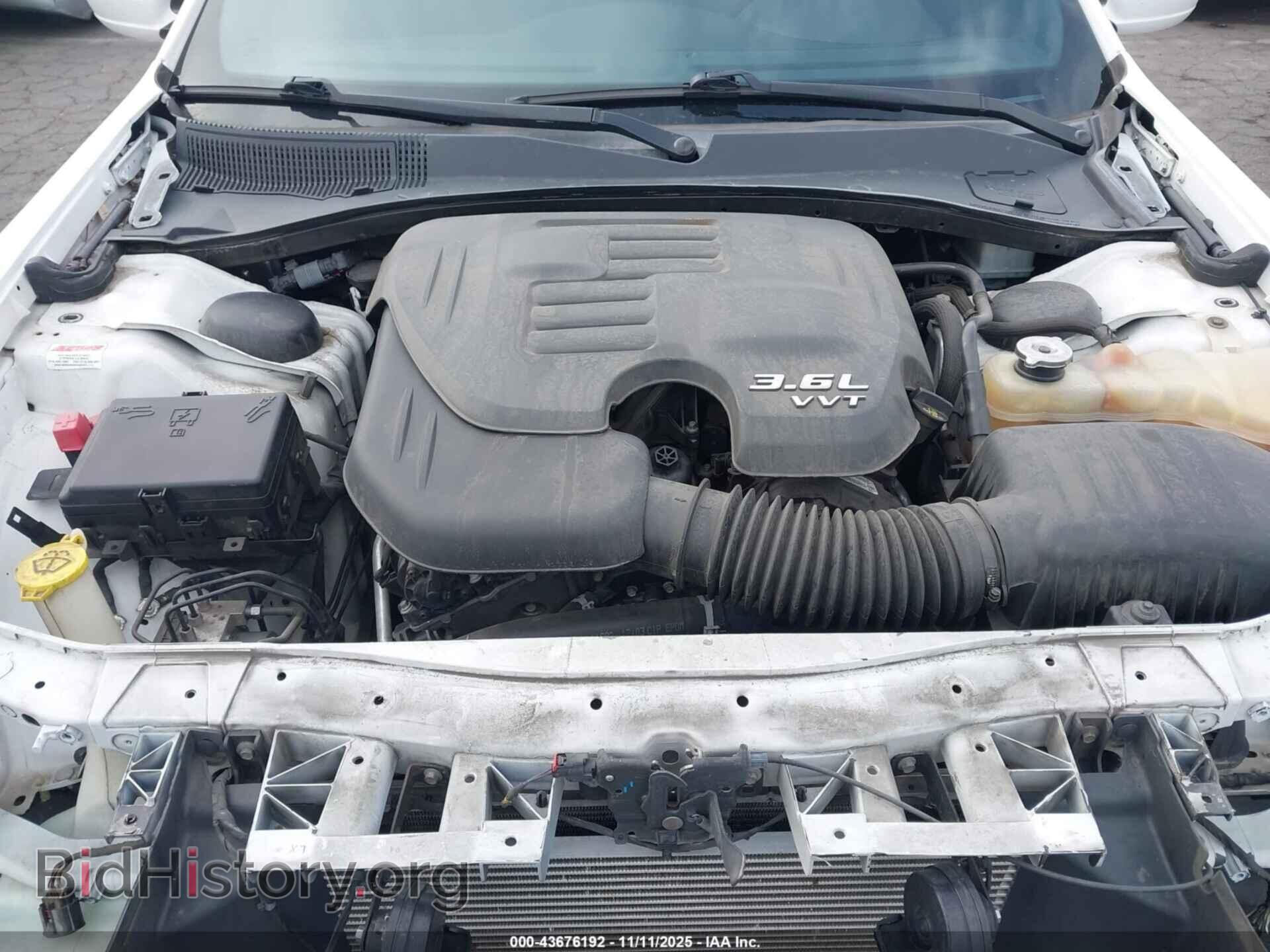 2019 CHRYSLER 300 - VIN: 2C3CCAGG7KH517439 - Фото 10