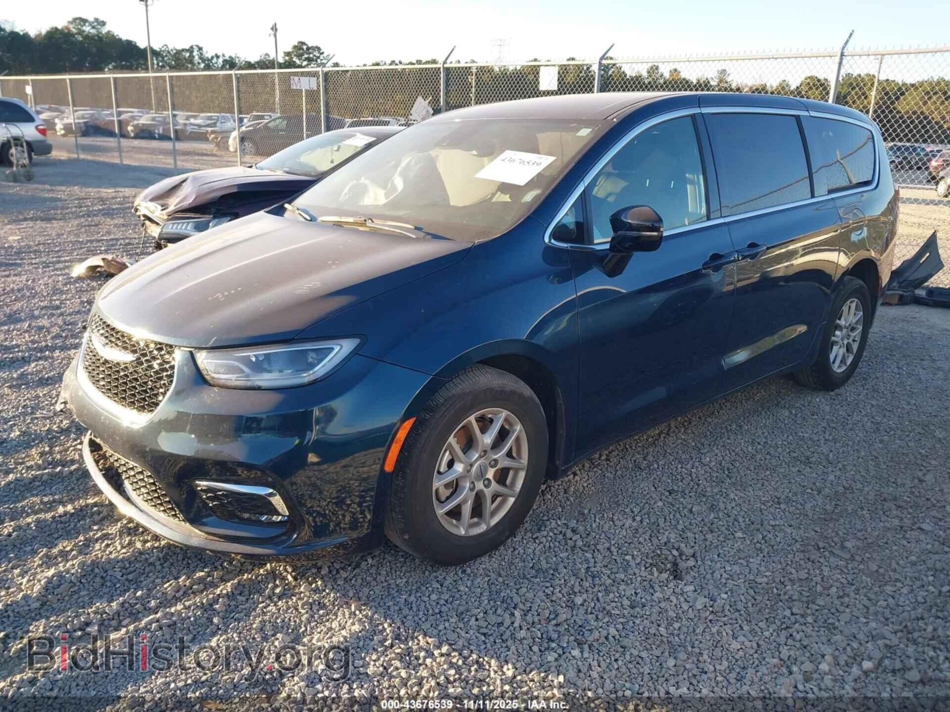 2025 CHRYSLER PACIFICA - VIN: 2C4RC1BG0SR561368 - Фото 2