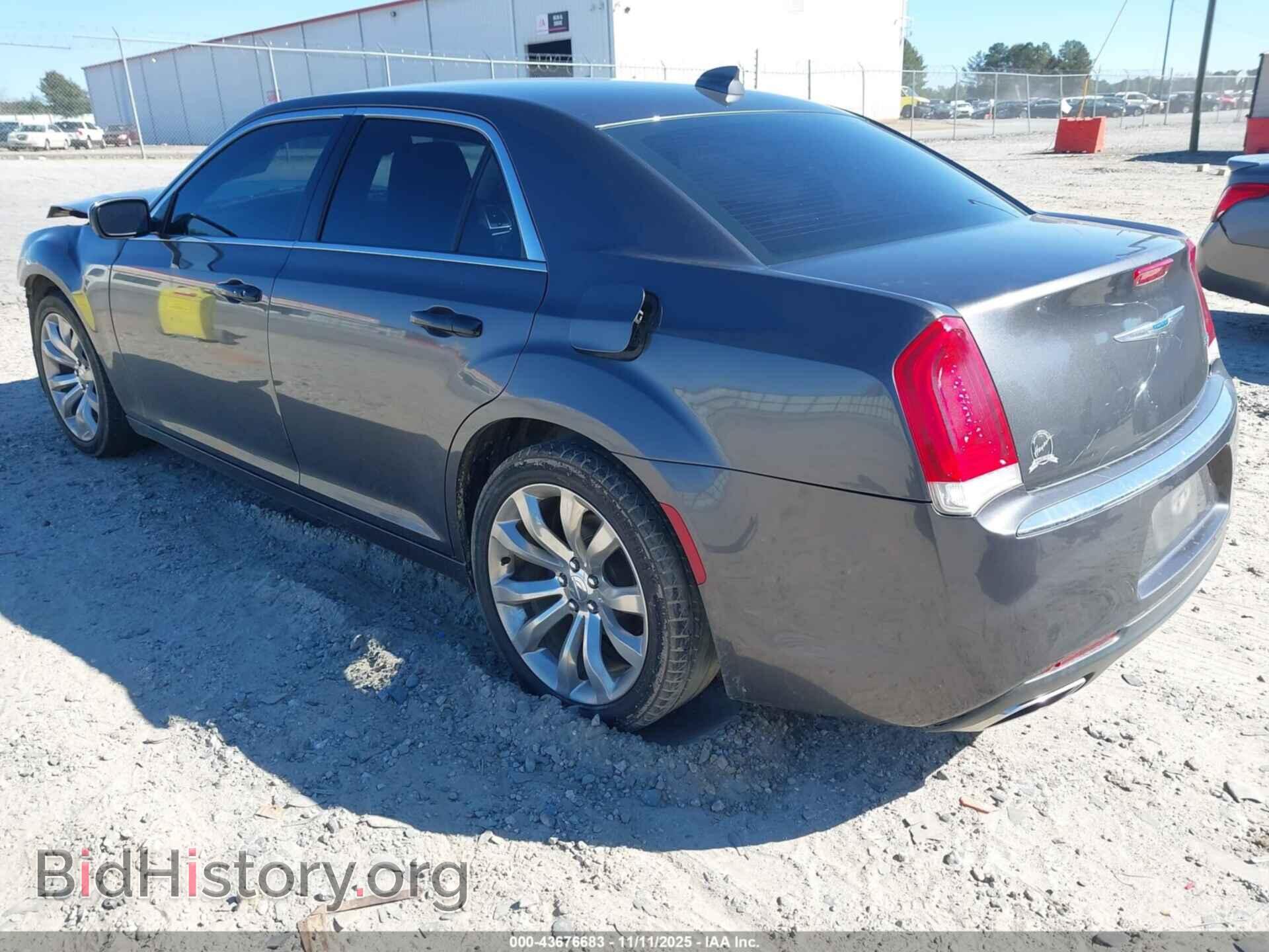 2019 CHRYSLER 300 - VIN: 2C3CCAEG5KH536445 - Фото 3