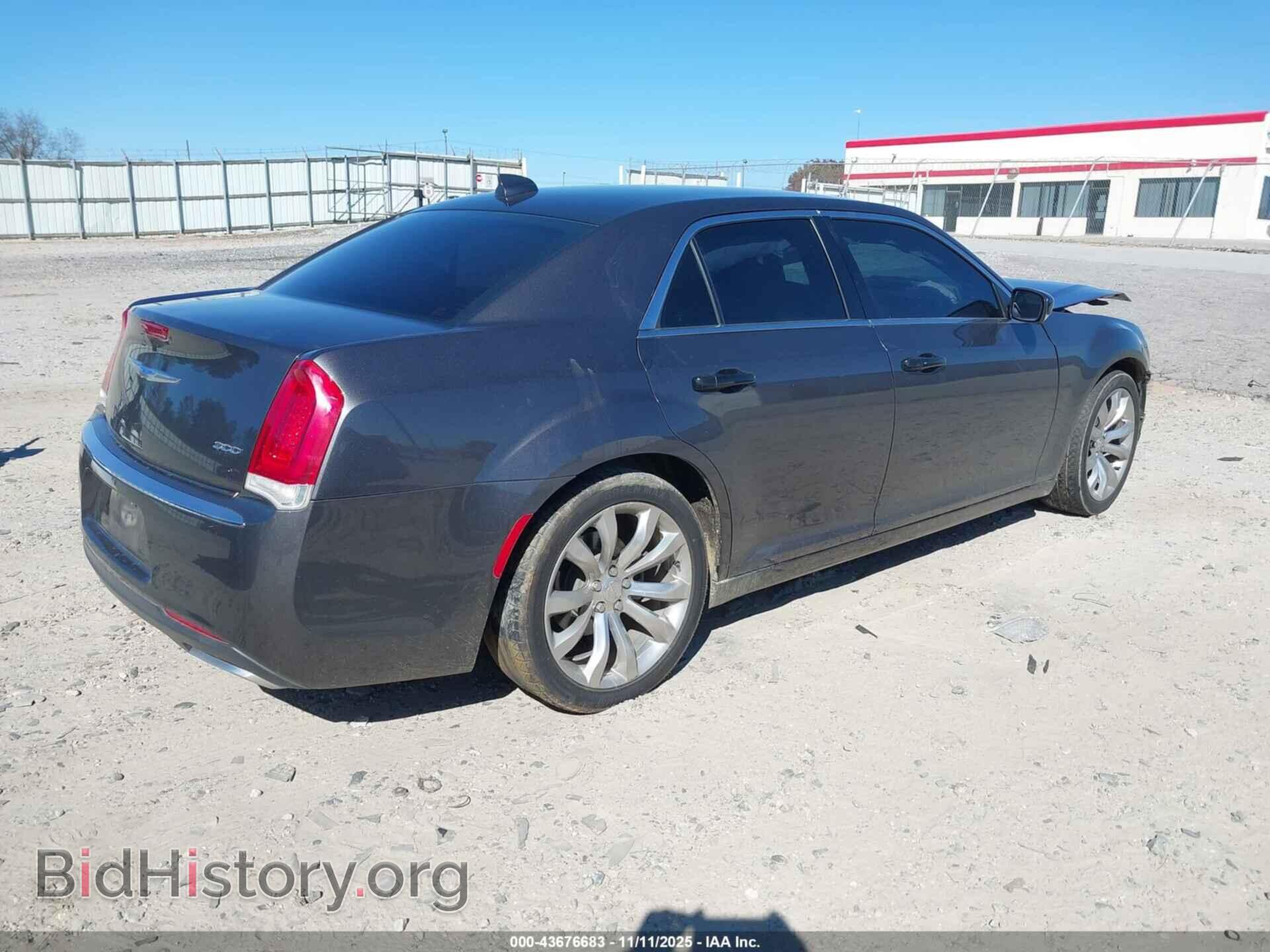 2019 CHRYSLER 300 - VIN: 2C3CCAEG5KH536445 - Фото 4
