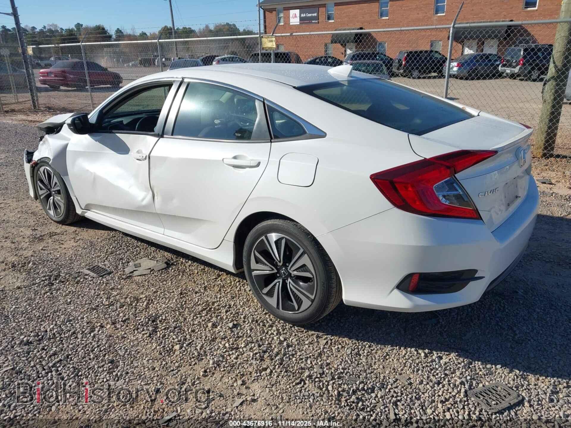 2017 HONDA CIVIC - VIN: 19XFC1F78HE206777 - Фото 3