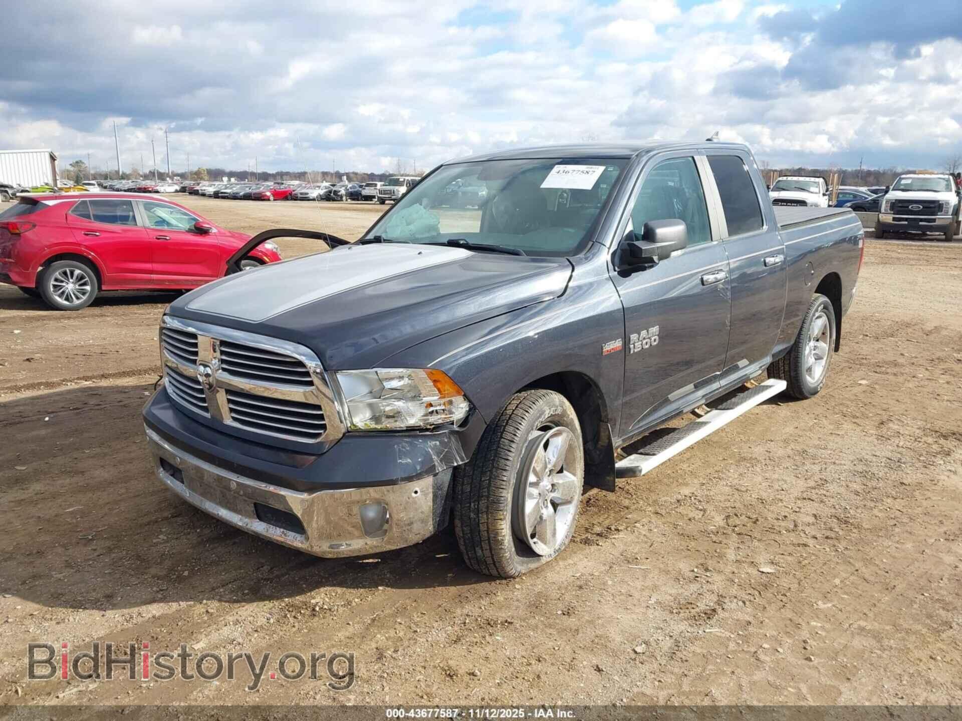 2018 RAM 1500 - VIN: 1C6RR7GT2JS312355 - Фото 2