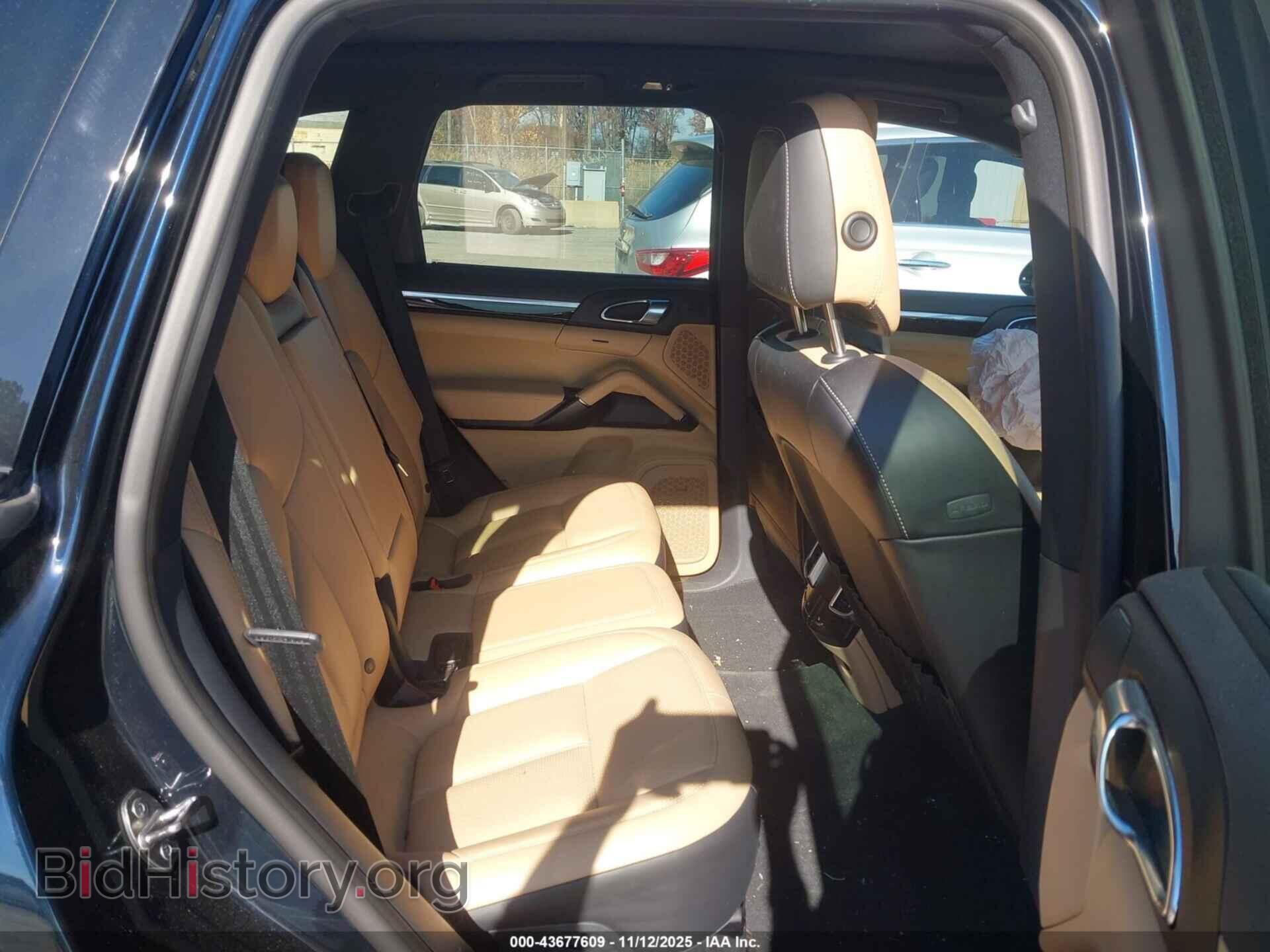 2017 PORSCHE CAYENNE - VIN: WP1AB2A28HLA52057 - Фото 8