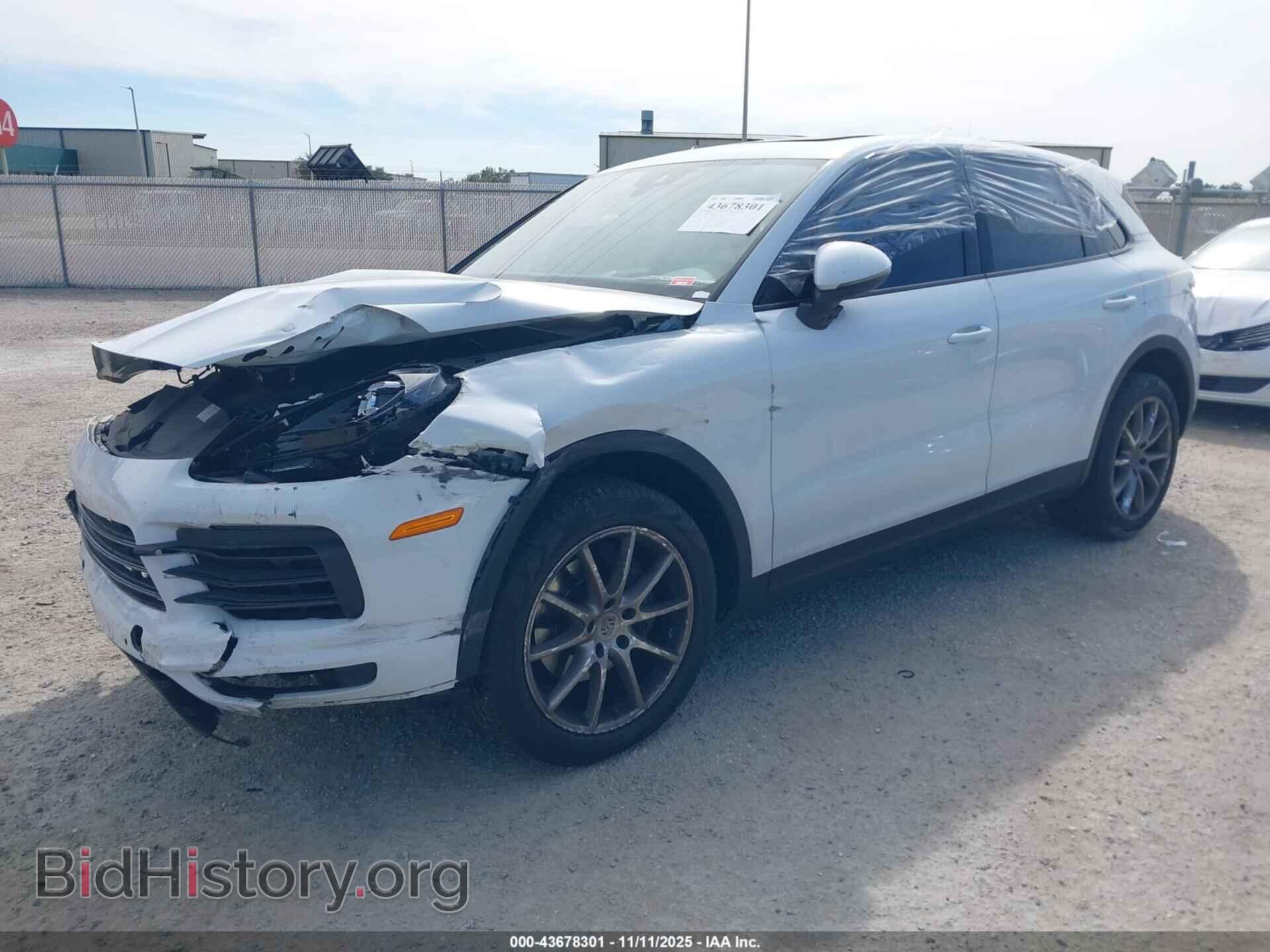 2020 PORSCHE CAYENNE - VIN: WP1AA2AY2LDA09196 - Photo 2