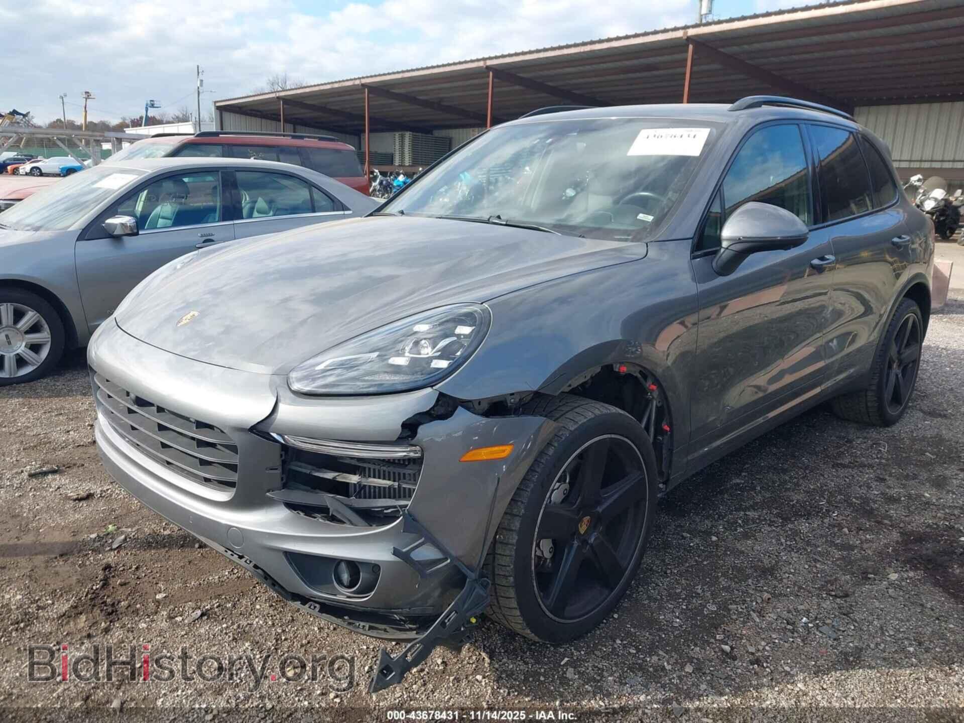2017 PORSCHE CAYENNE - VIN: WP1AB2A22HLA53222 - Фото 2