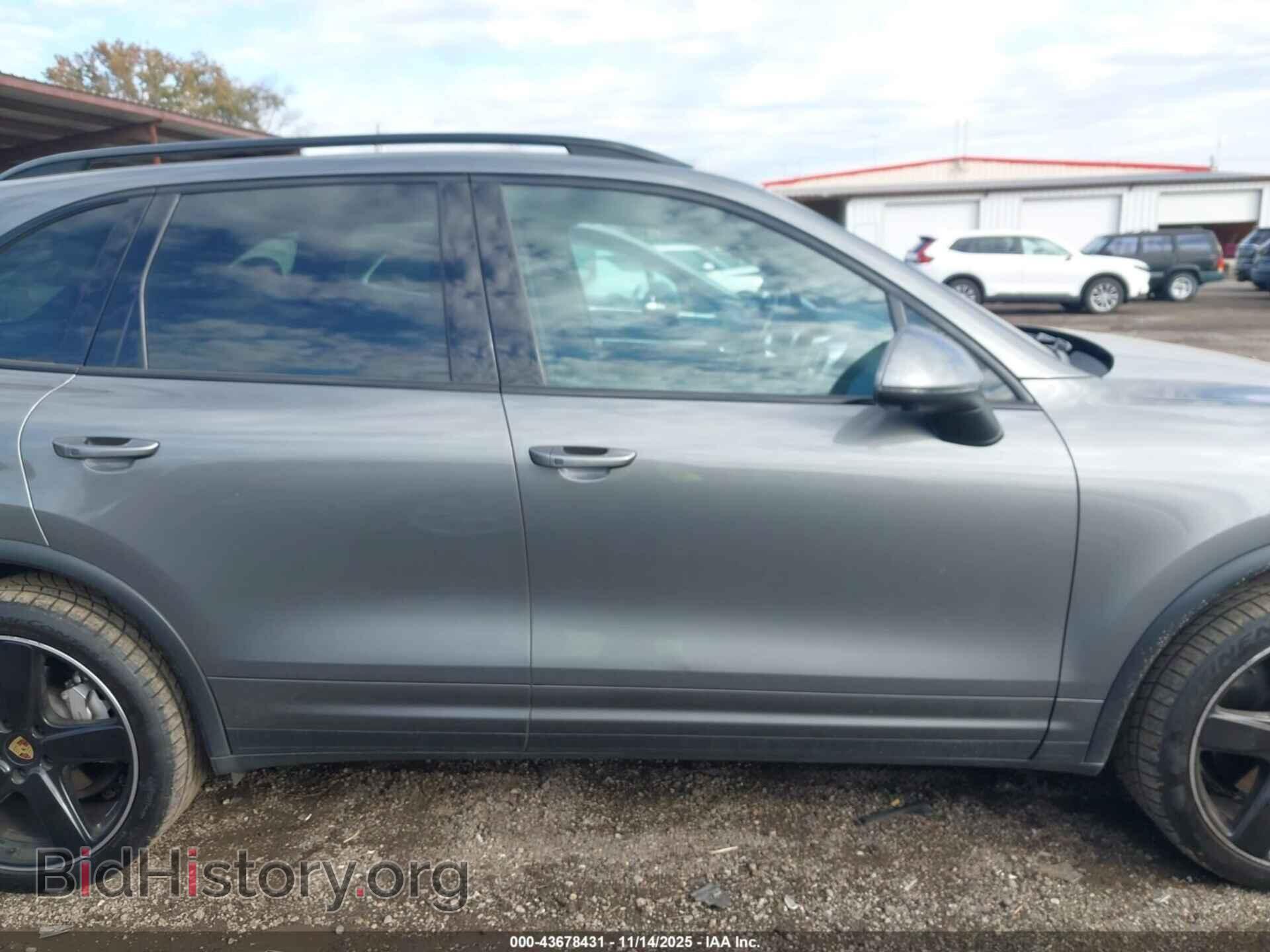 2017 PORSCHE CAYENNE - VIN: WP1AB2A22HLA53222 - Фото 13