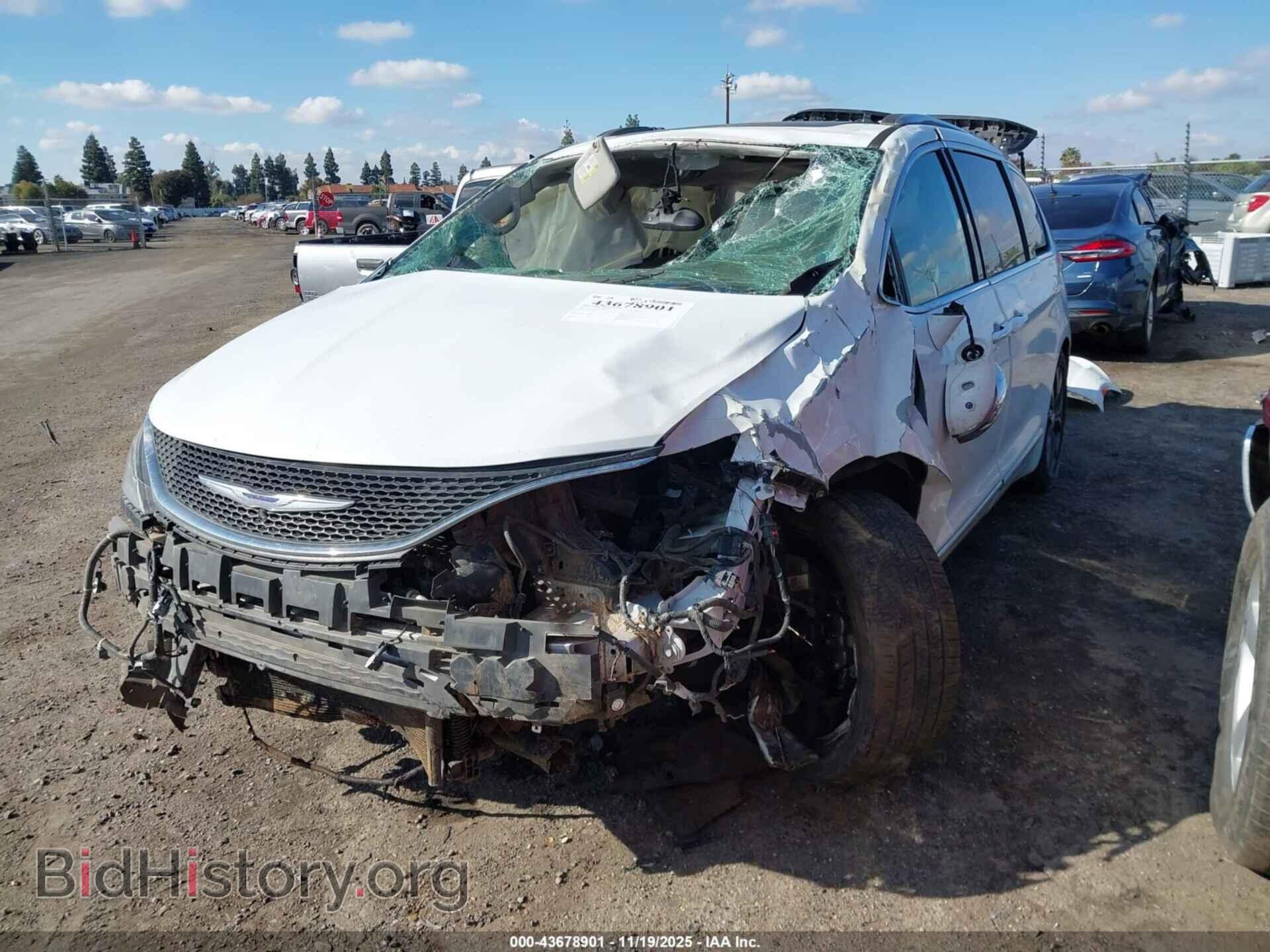 2017 CHRYSLER PACIFICA - VIN: 2C4RC1GG2HR528020 - Photo 2