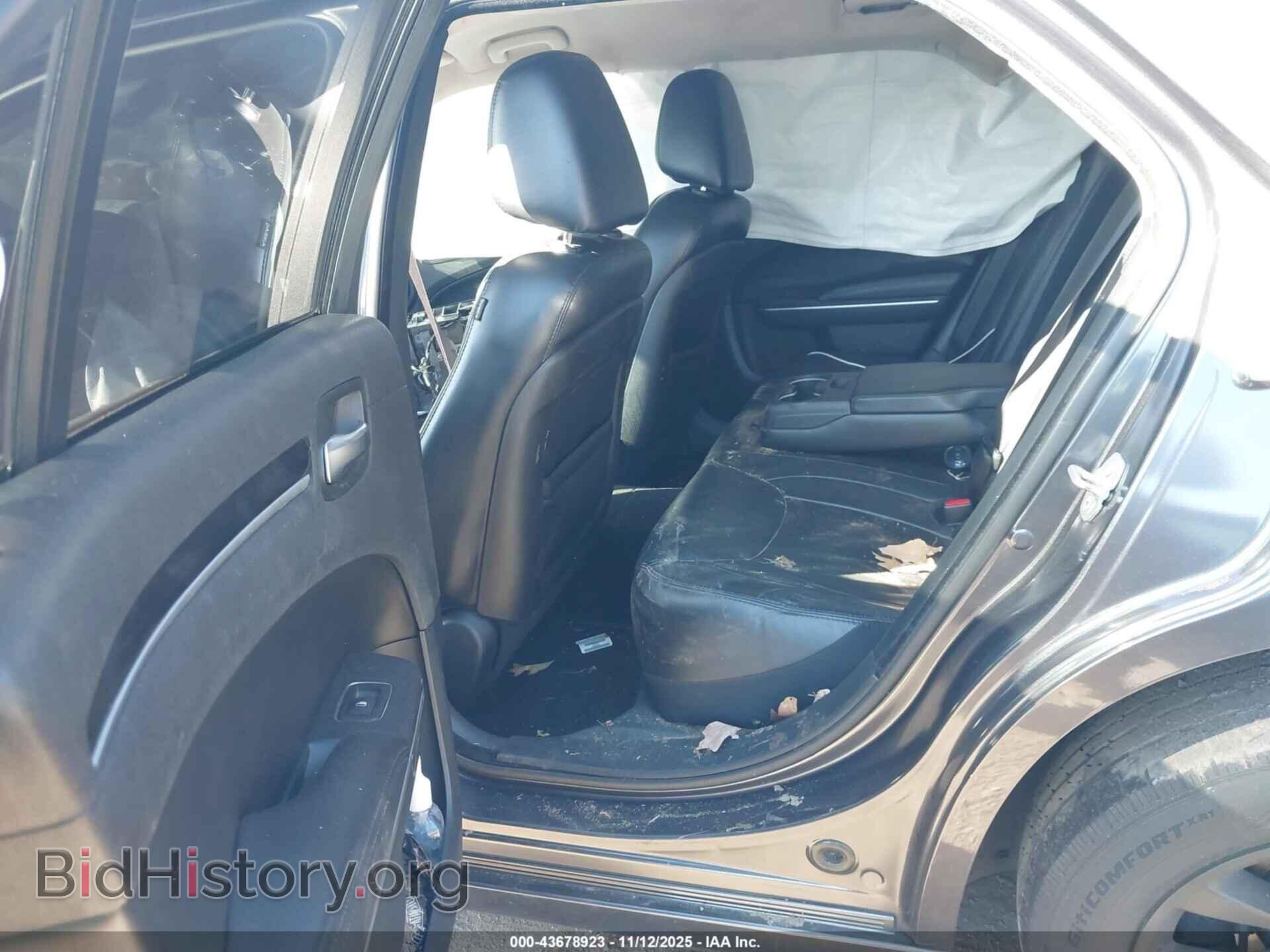 2015 CHRYSLER 300 - VIN: 2C3CCAAG3FH930845 - Фото 8