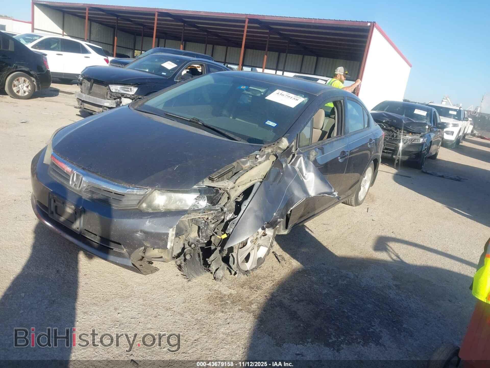 2012 HONDA CIVIC - VIN: 2HGFB2F52CH585233 - Фото 2