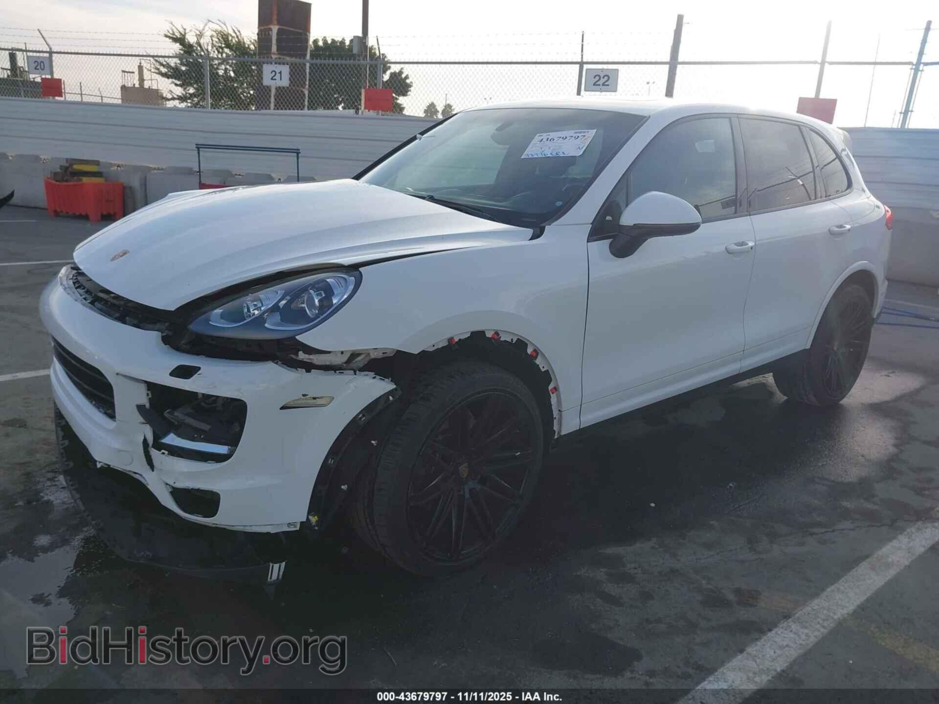 2017 PORSCHE CAYENNE - VIN: WP1AA2A21HKA84342 - Фото 2