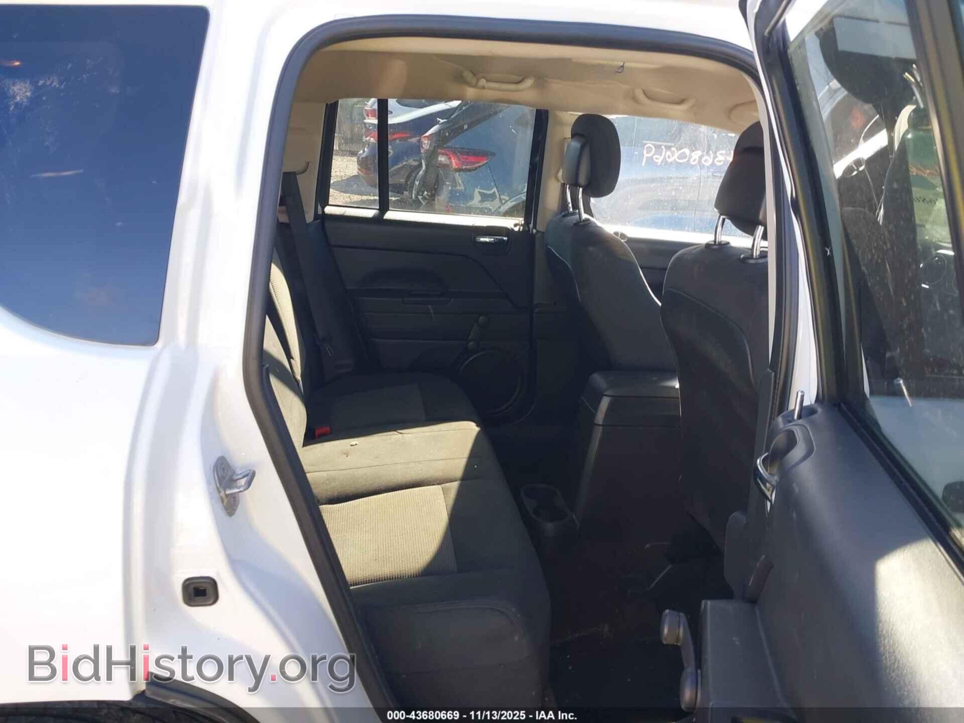 2014 JEEP COMPASS - VIN: 1C4NJDBB6ED833763 - Фото 8