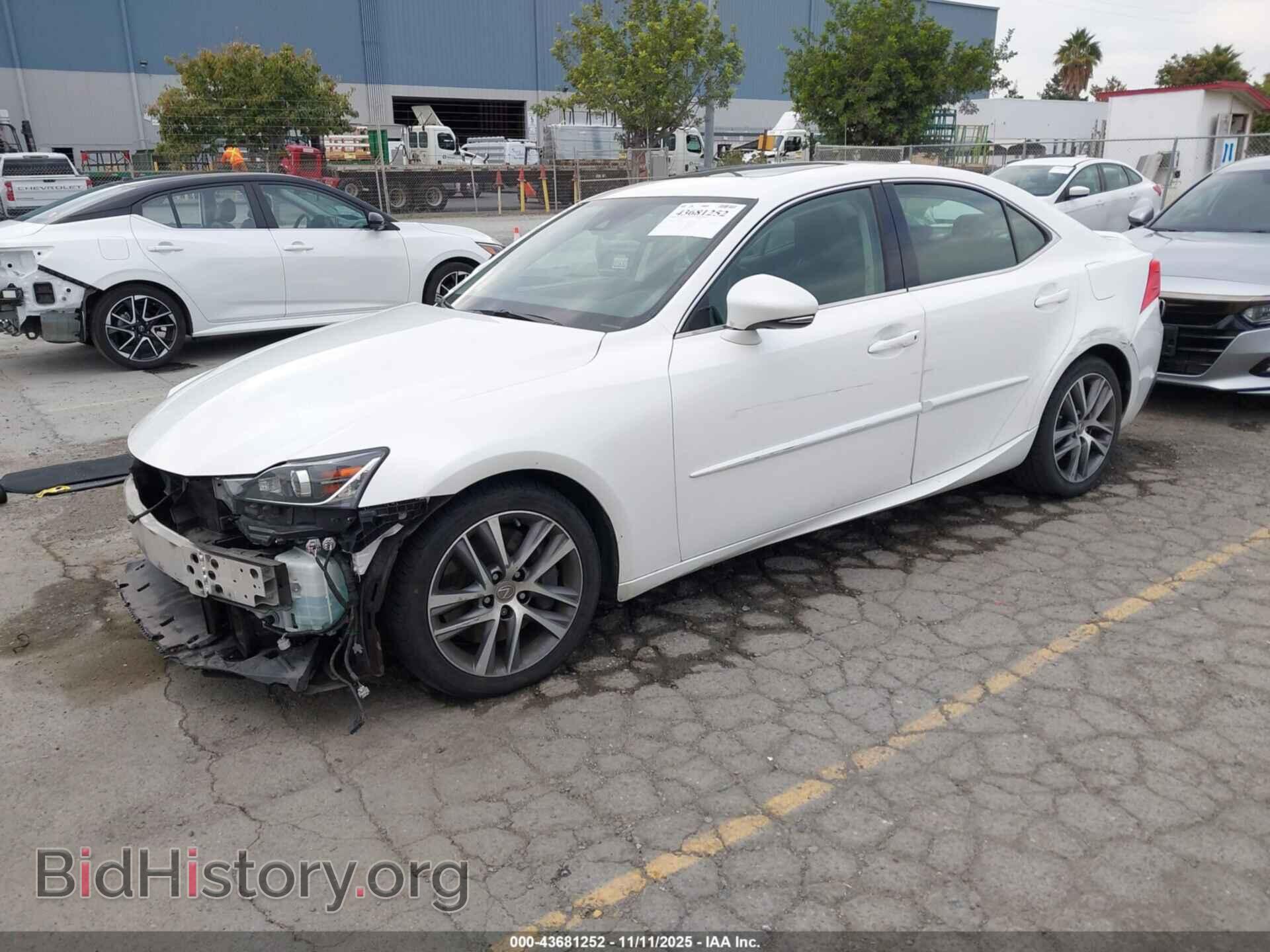 2018 LEXUS IS 300 - VIN: JTHBA1D25J5075481 - Фото 2