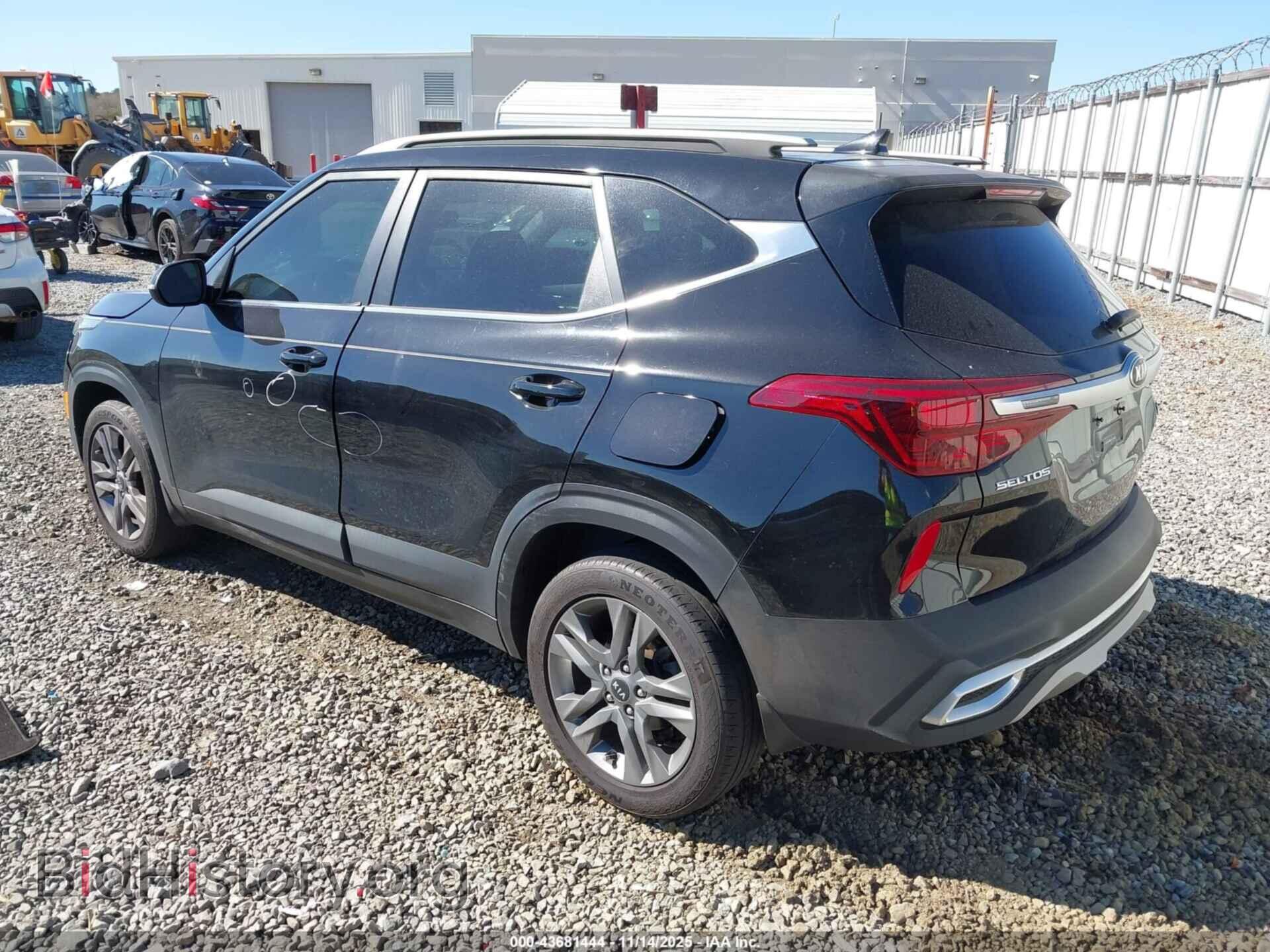 2021 KIA SELTOS - VIN: KNDEU2AA0M7100562 - Фото 3